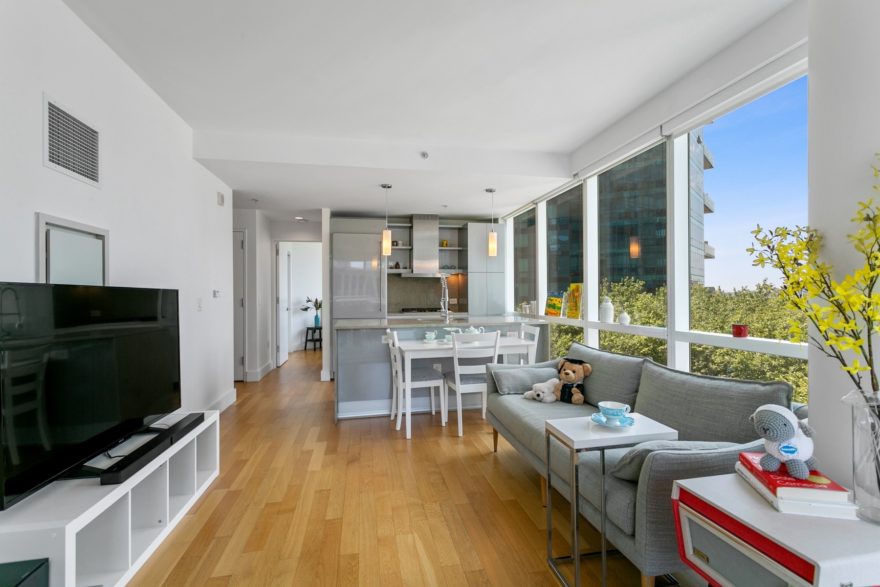 77 Hudson St Unit# 1403