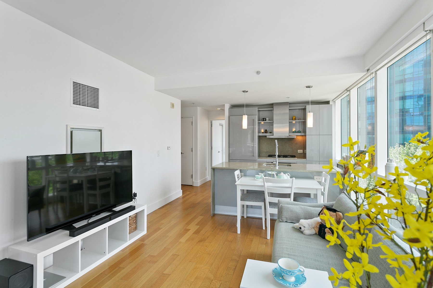 77 Hudson St Unit# 1403