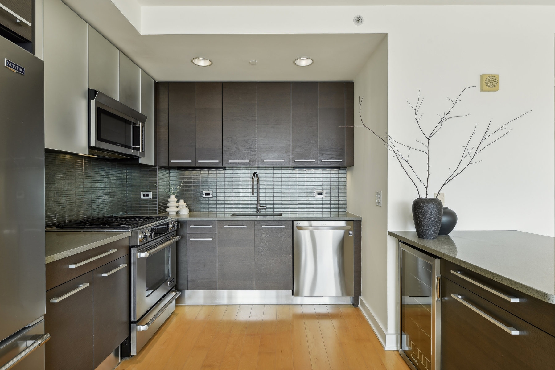 2 2nd St Unit# 3207