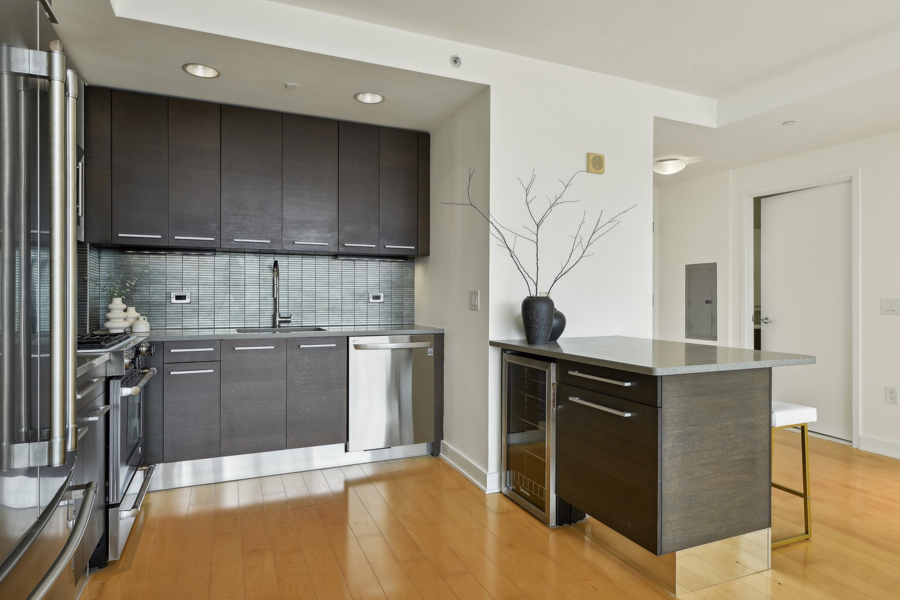 2 2nd St Unit# 3207