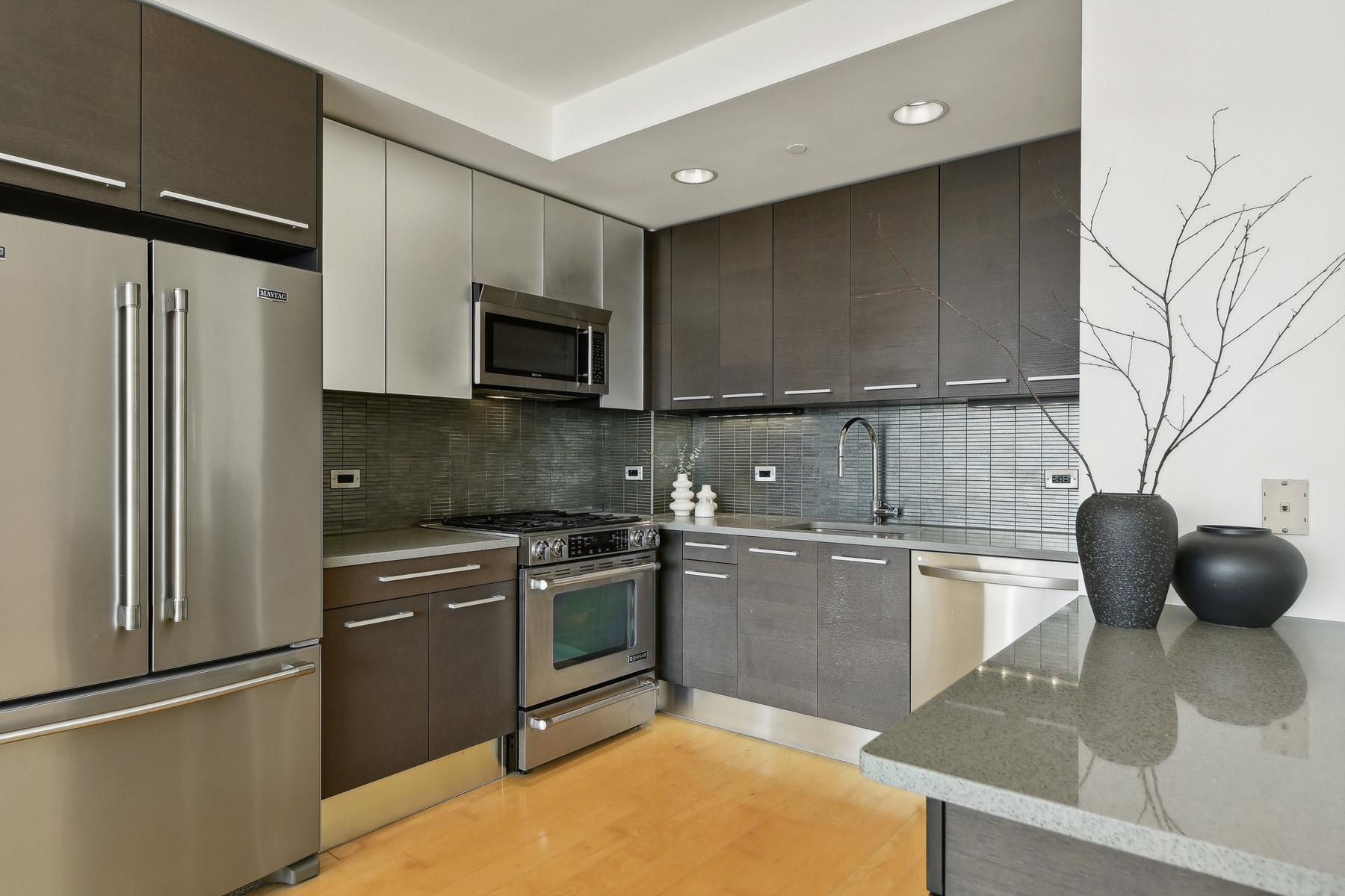 2 2nd St Unit# 3207
