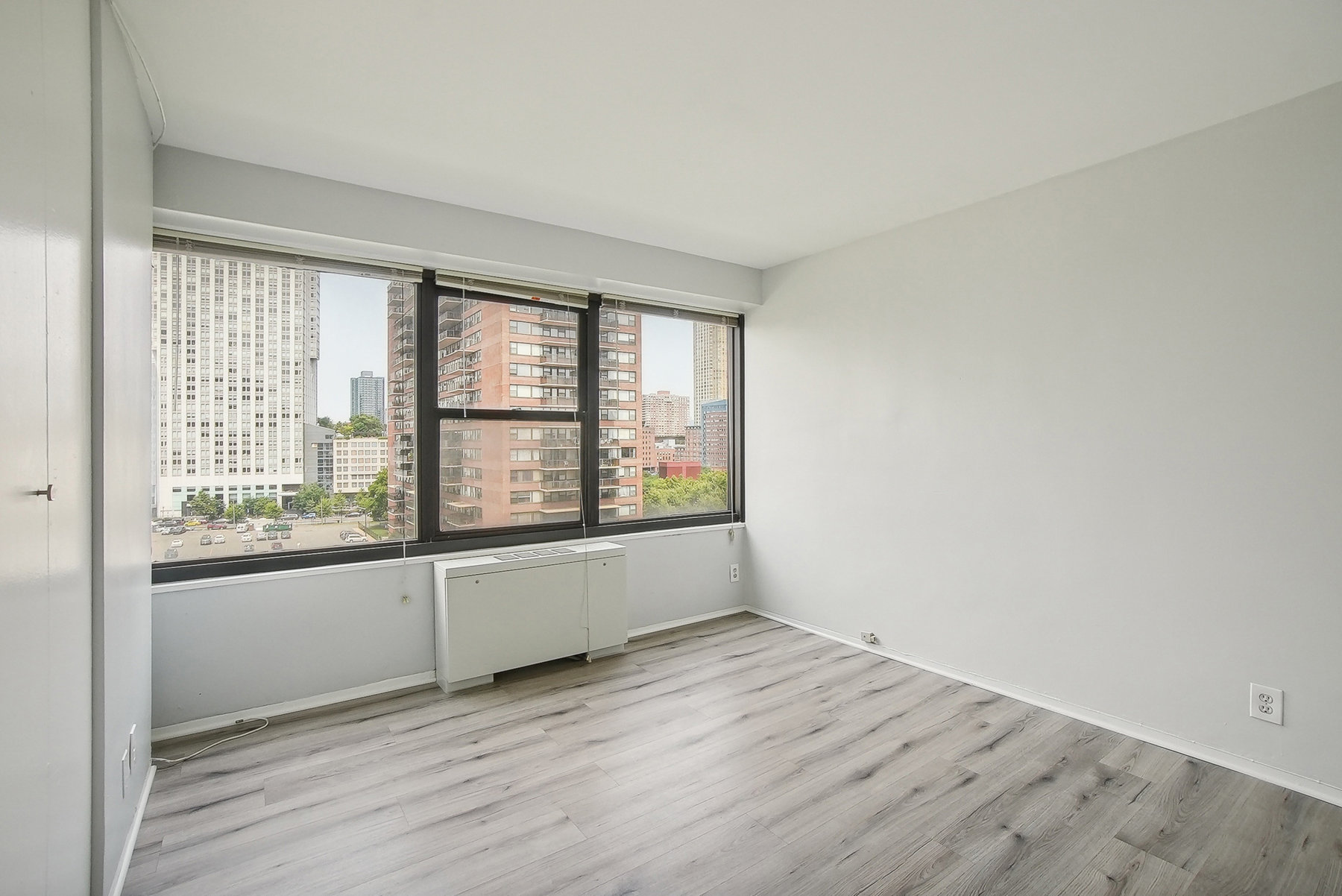 135 Montgomery St #9G 