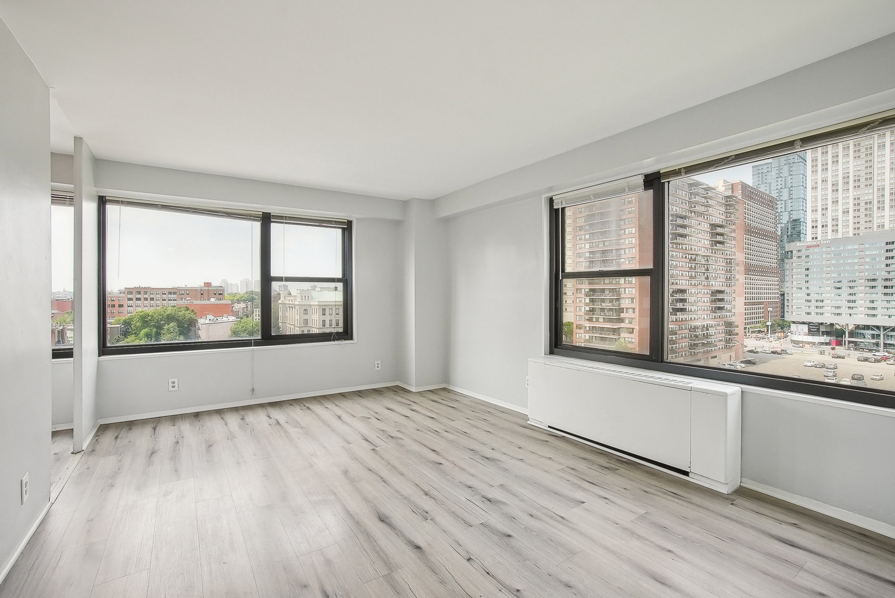 135 Montgomery St #9G 