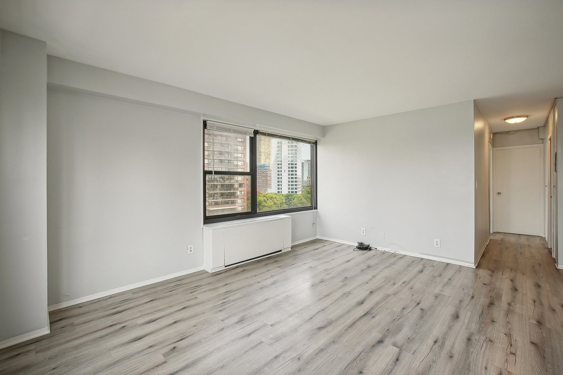 135 Montgomery St #9G 