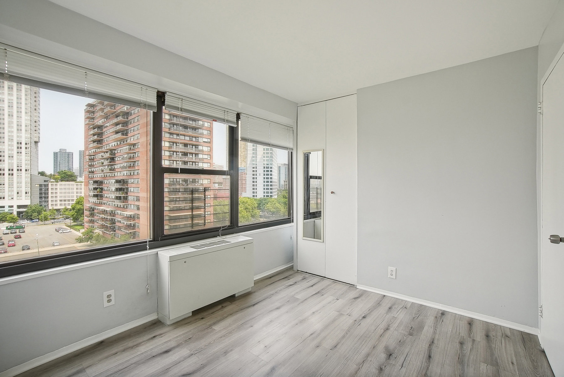 135 Montgomery St #9G 