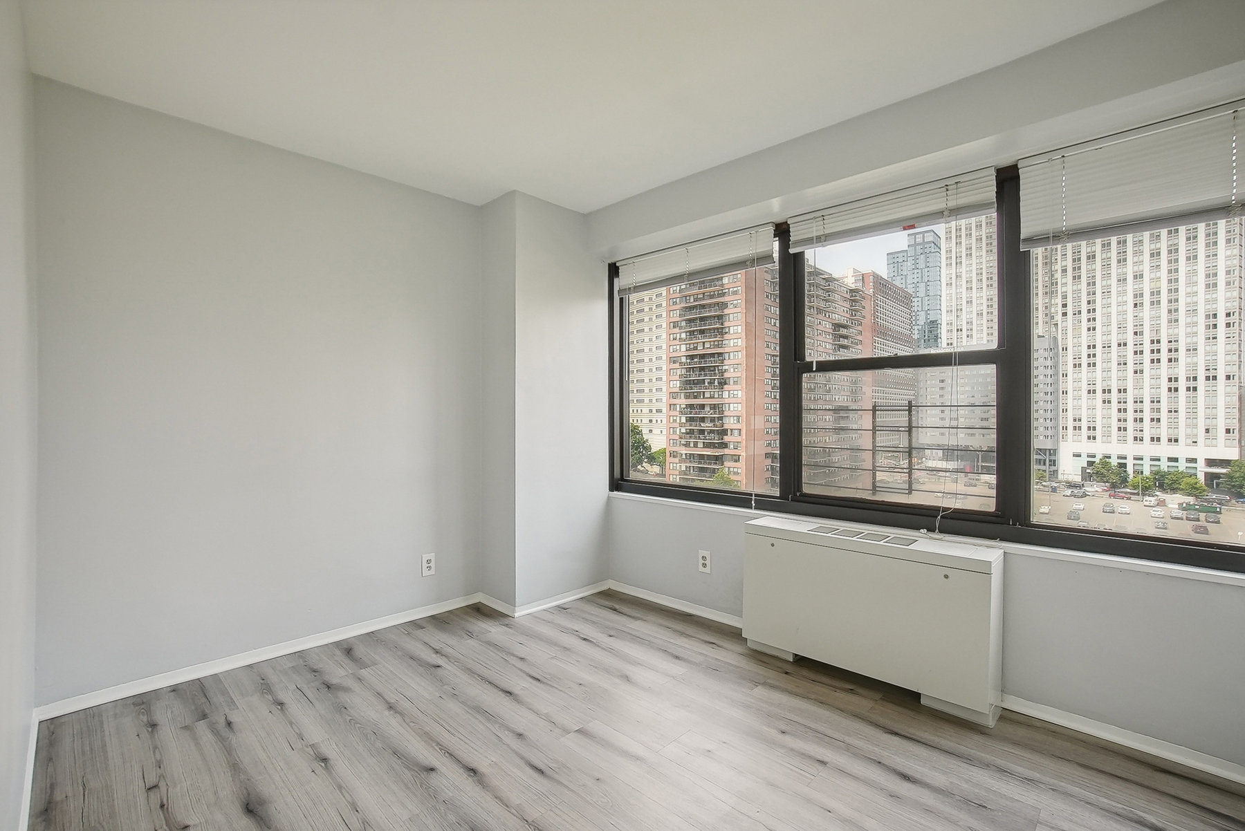 135 Montgomery St #9G 