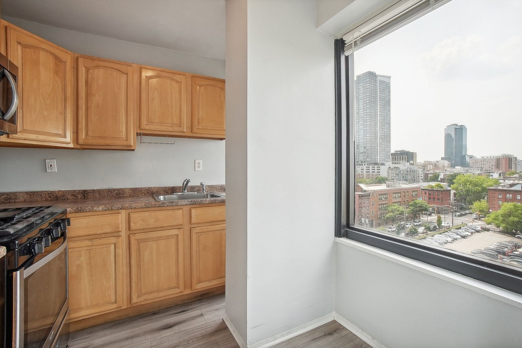 135 Montgomery St #9G 