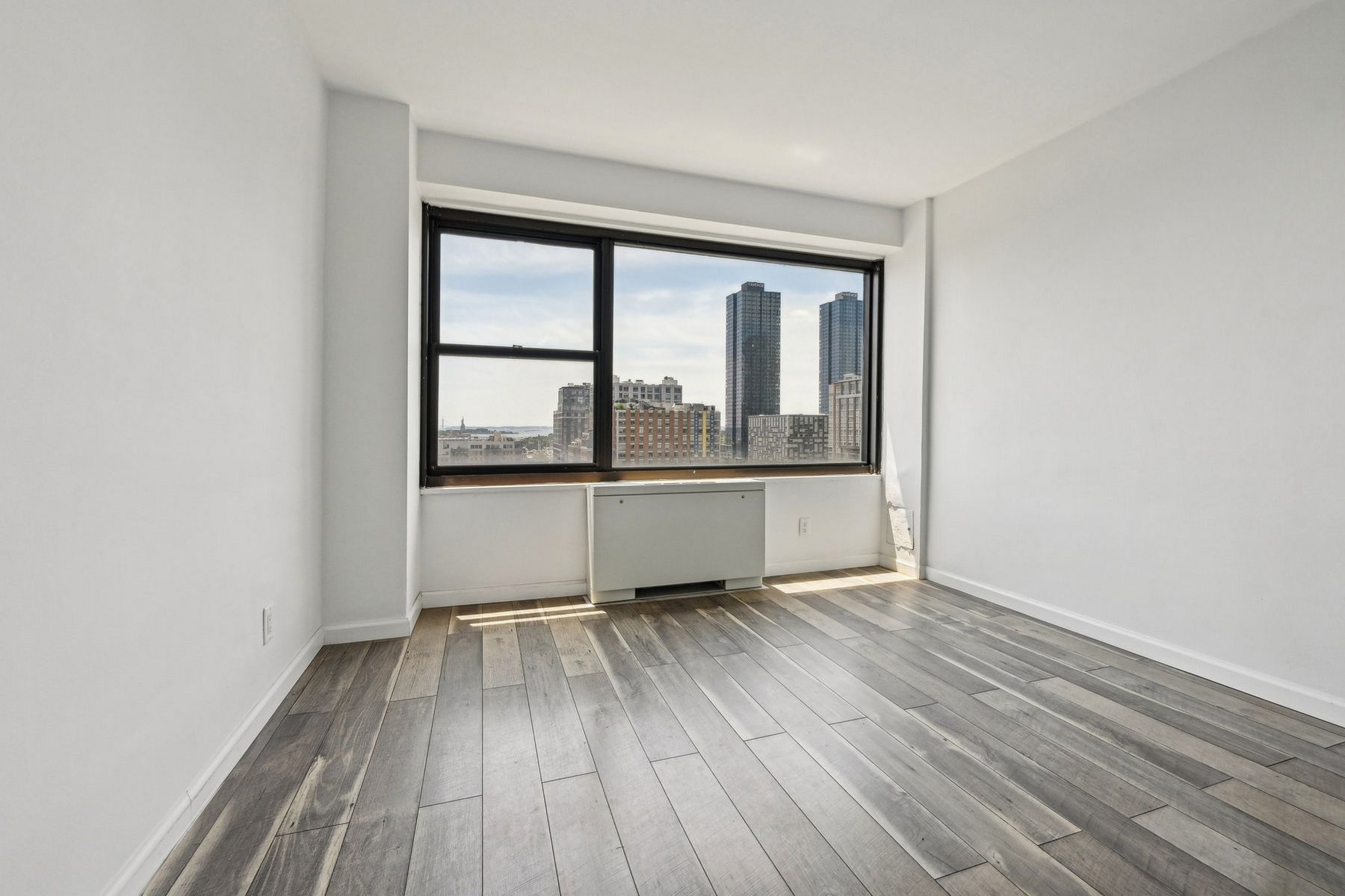135 Montgomery St Unit# 13A