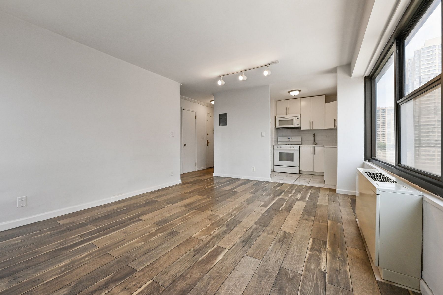 135 Montgomery St Unit# 13A