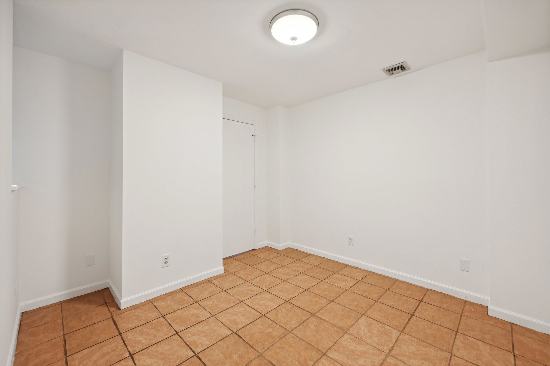 2700 Kennedy Blvd Unit# 105