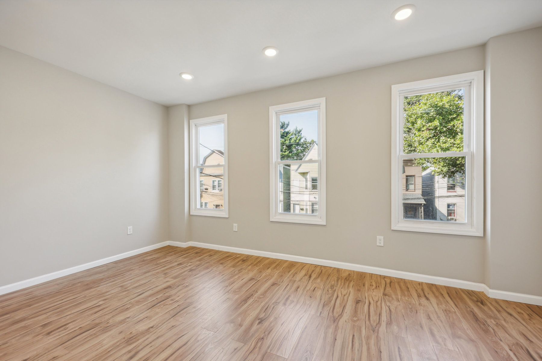 40 Armstrong Ave 