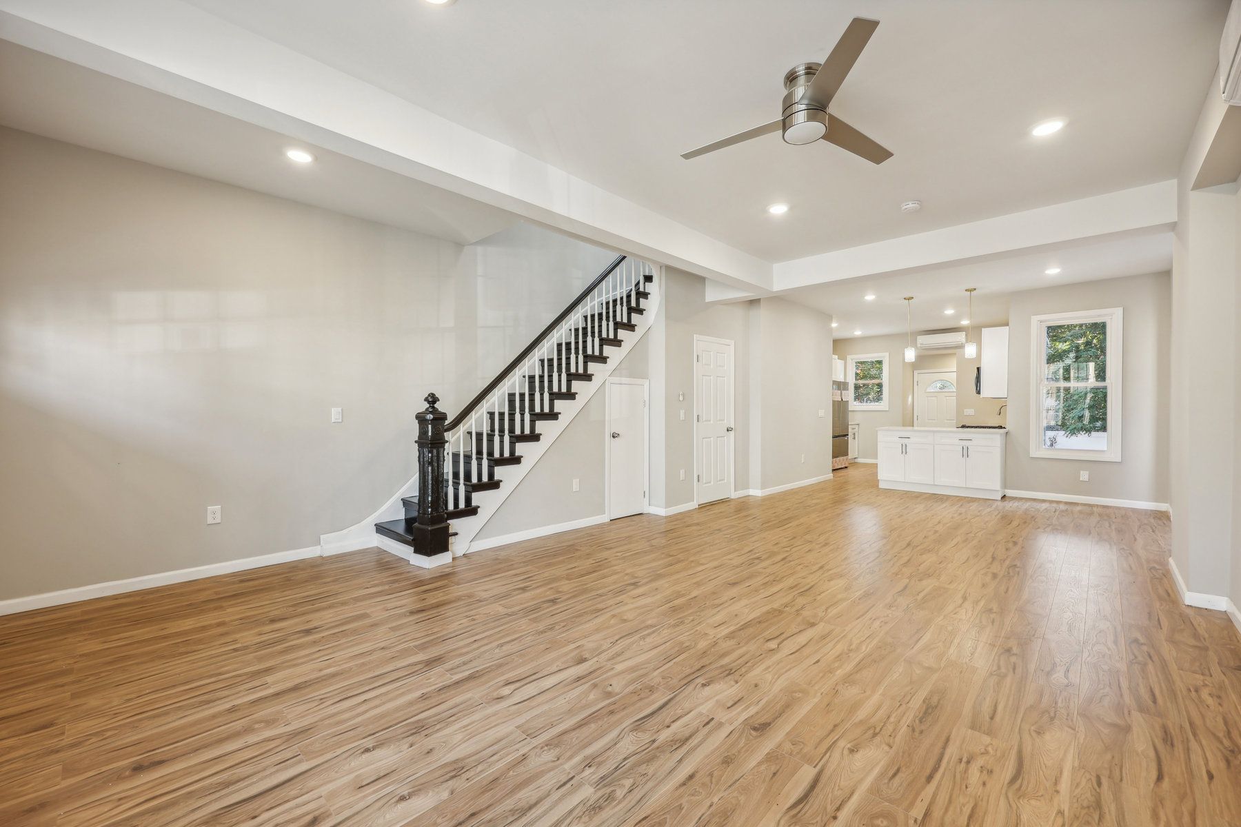 40 Armstrong Ave 