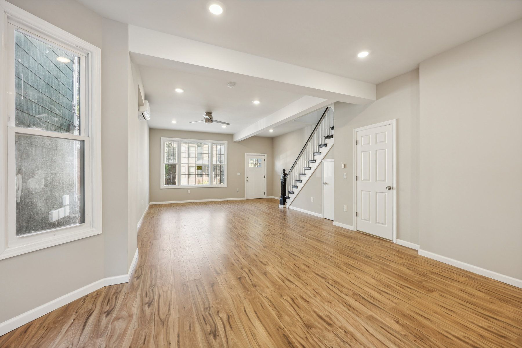 40 Armstrong Ave 