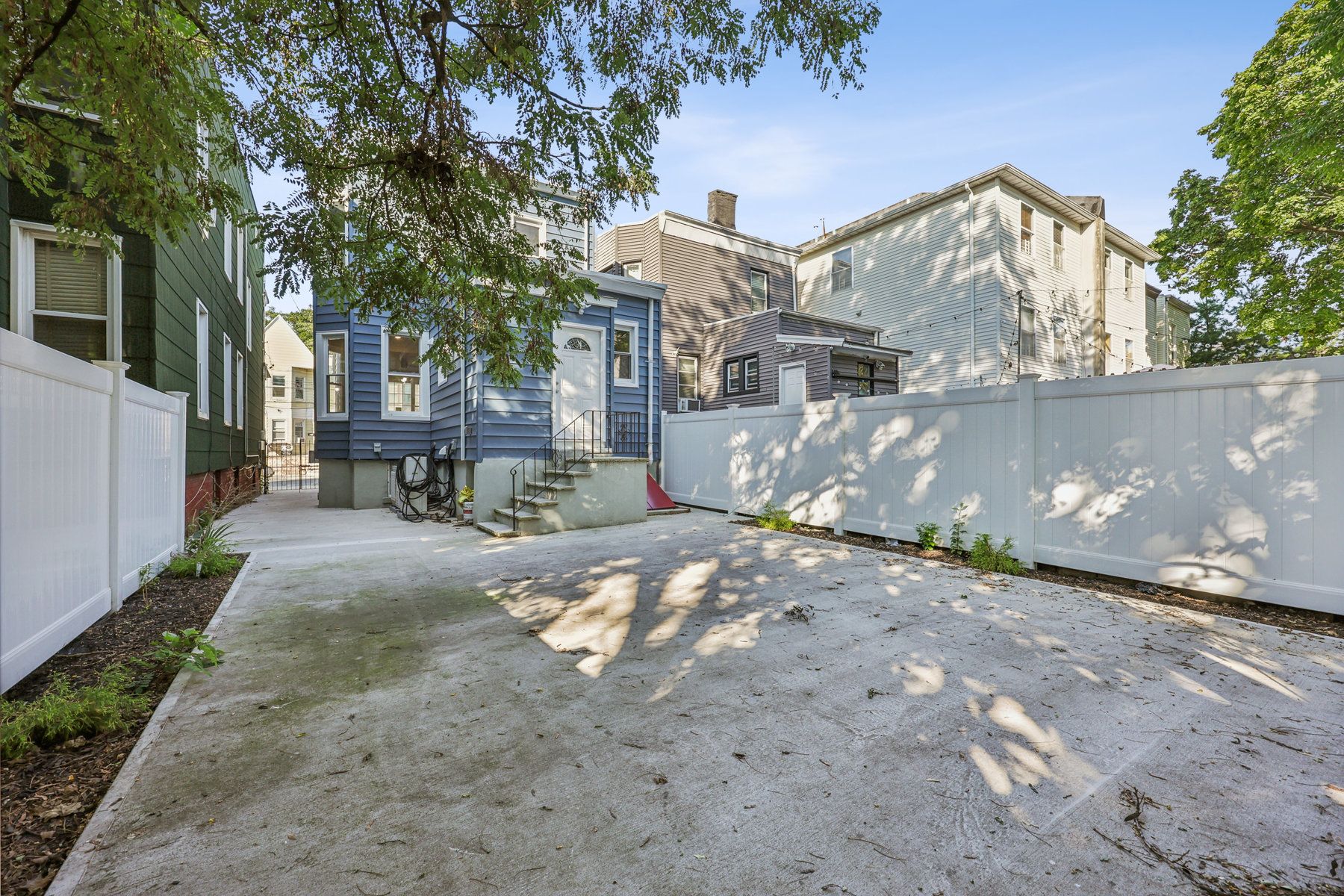 40 Armstrong Ave 