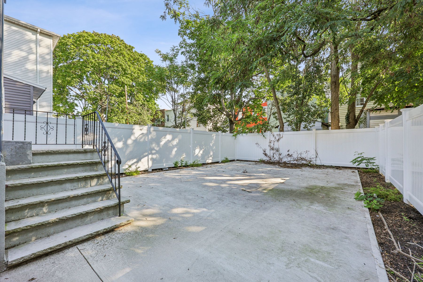 40 Armstrong Ave 