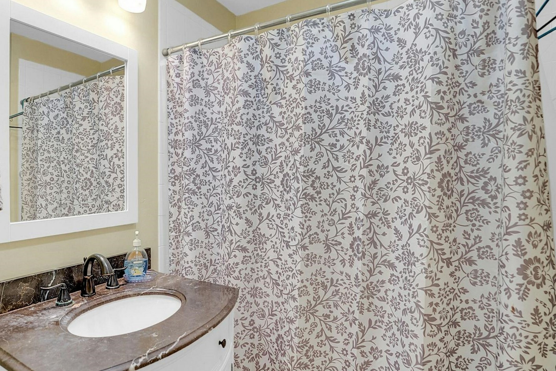 131 Clinton Pl Unit# 213