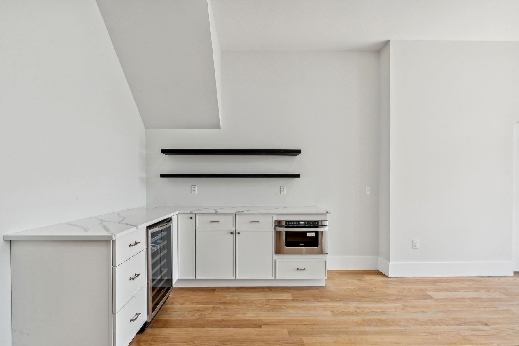 104 Zabriskie St Unit# 1