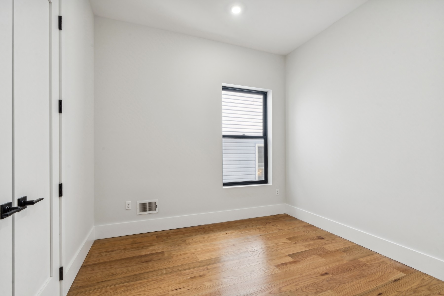 104 Zabriskie St Unit# 1