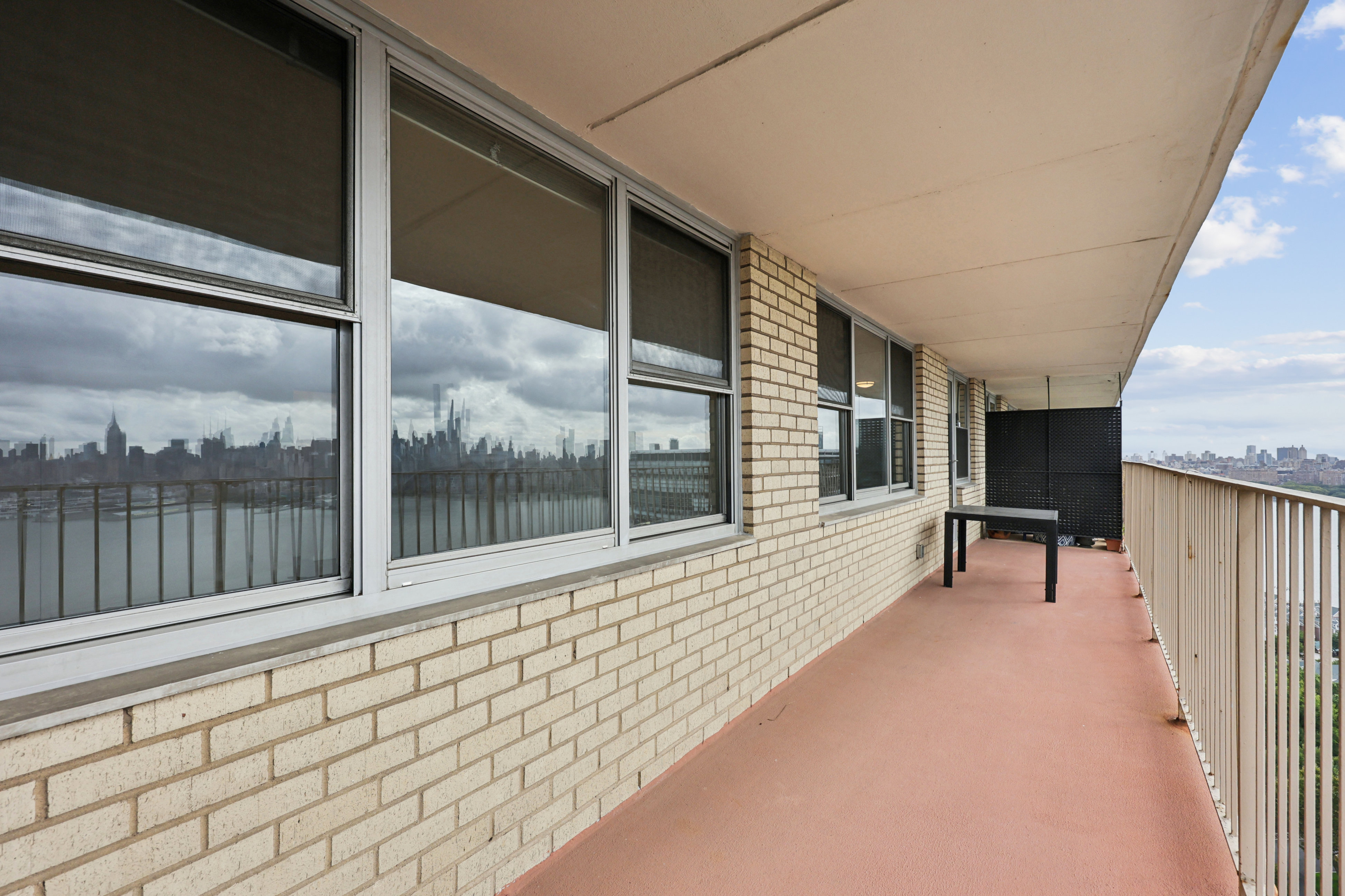 6040 Boulevard Unit# 24F