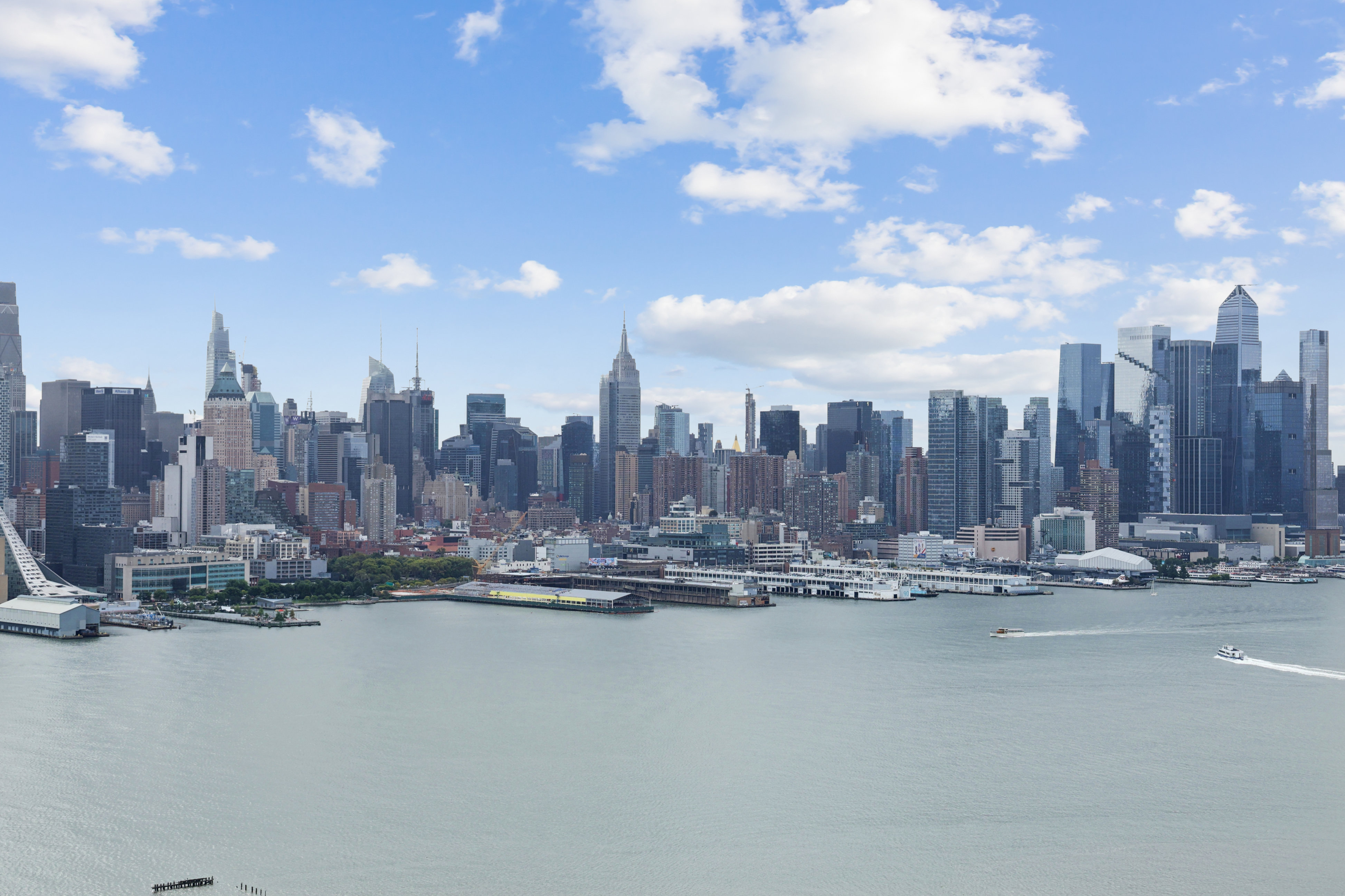 6040 Boulevard Unit# 24F