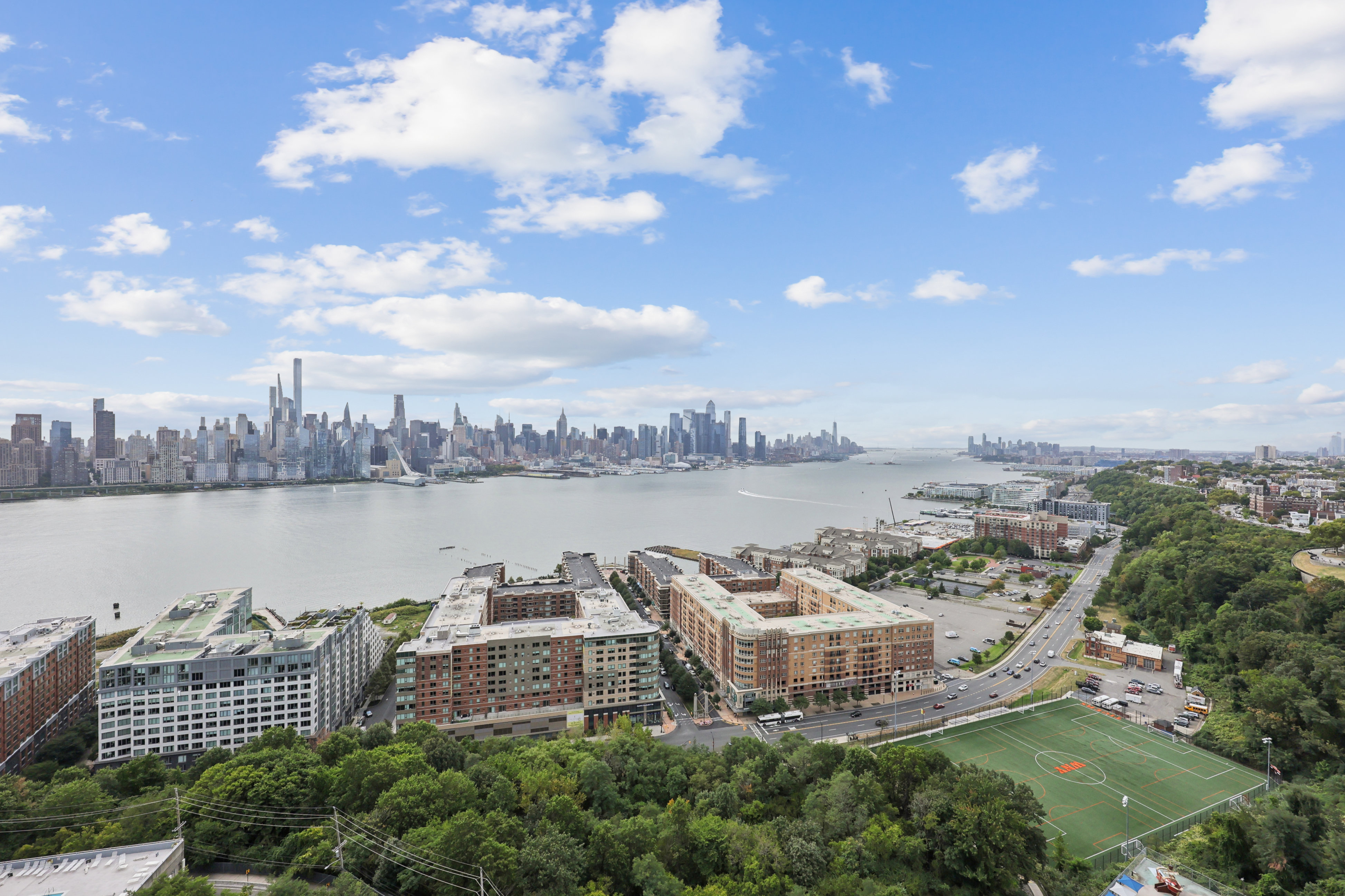 6040 Boulevard Unit# 24F