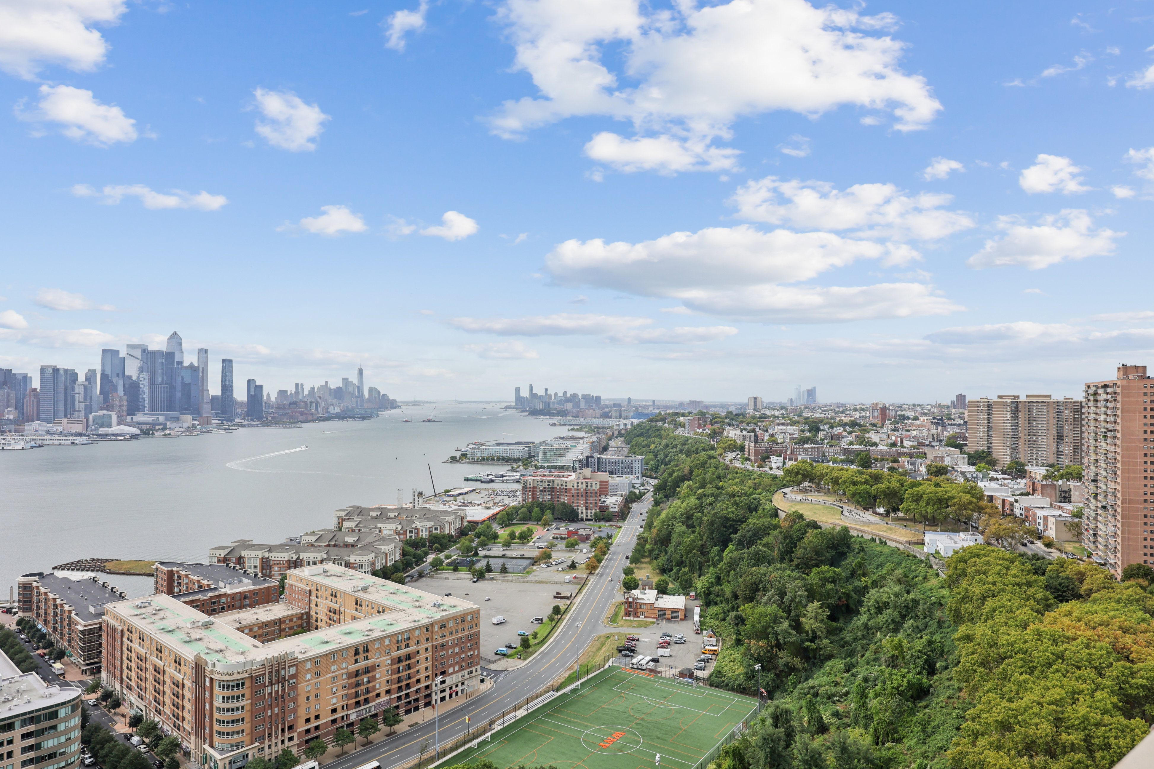 6040 Boulevard Unit# 24F