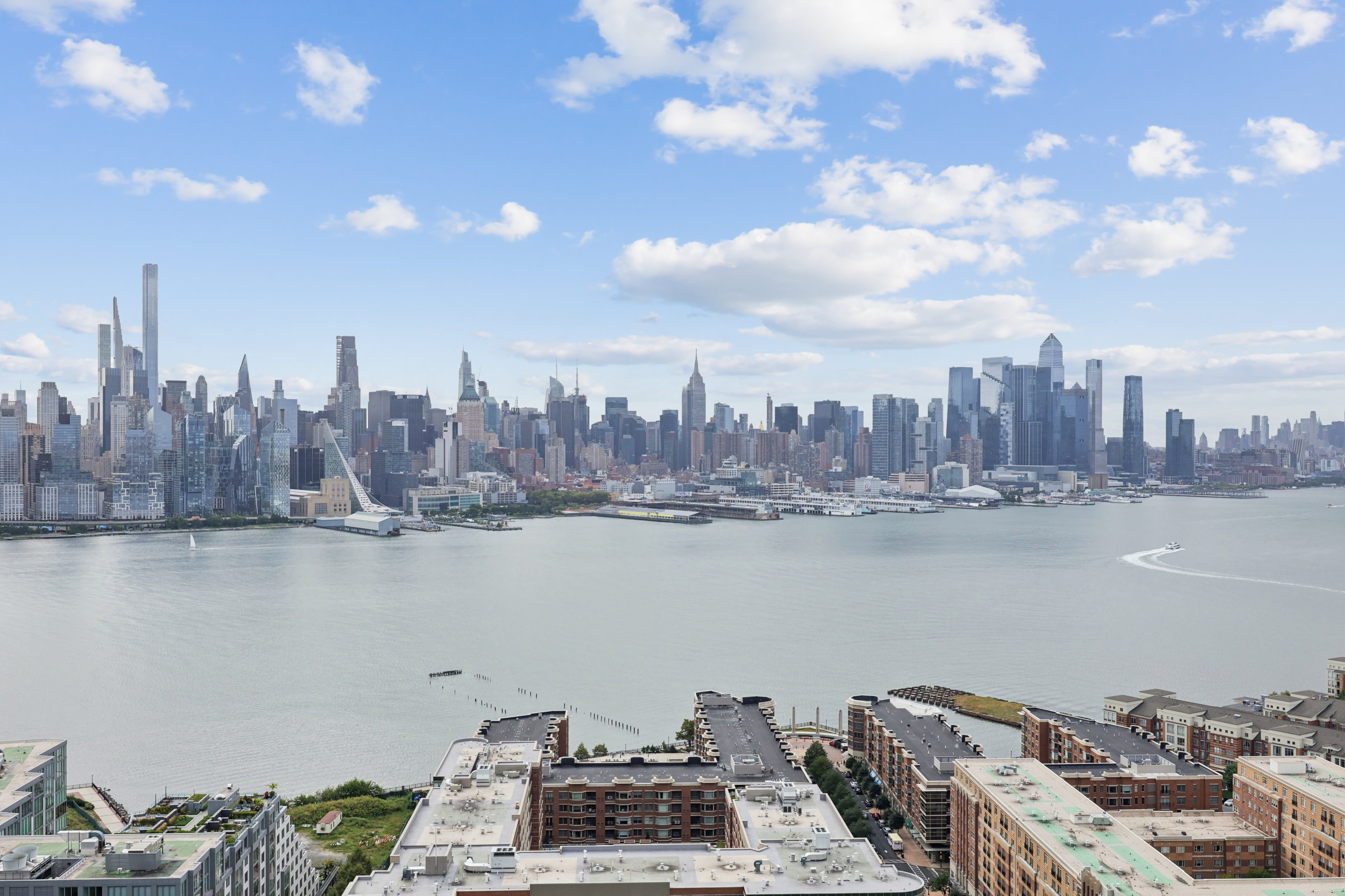 6040 Boulevard Unit# 24F