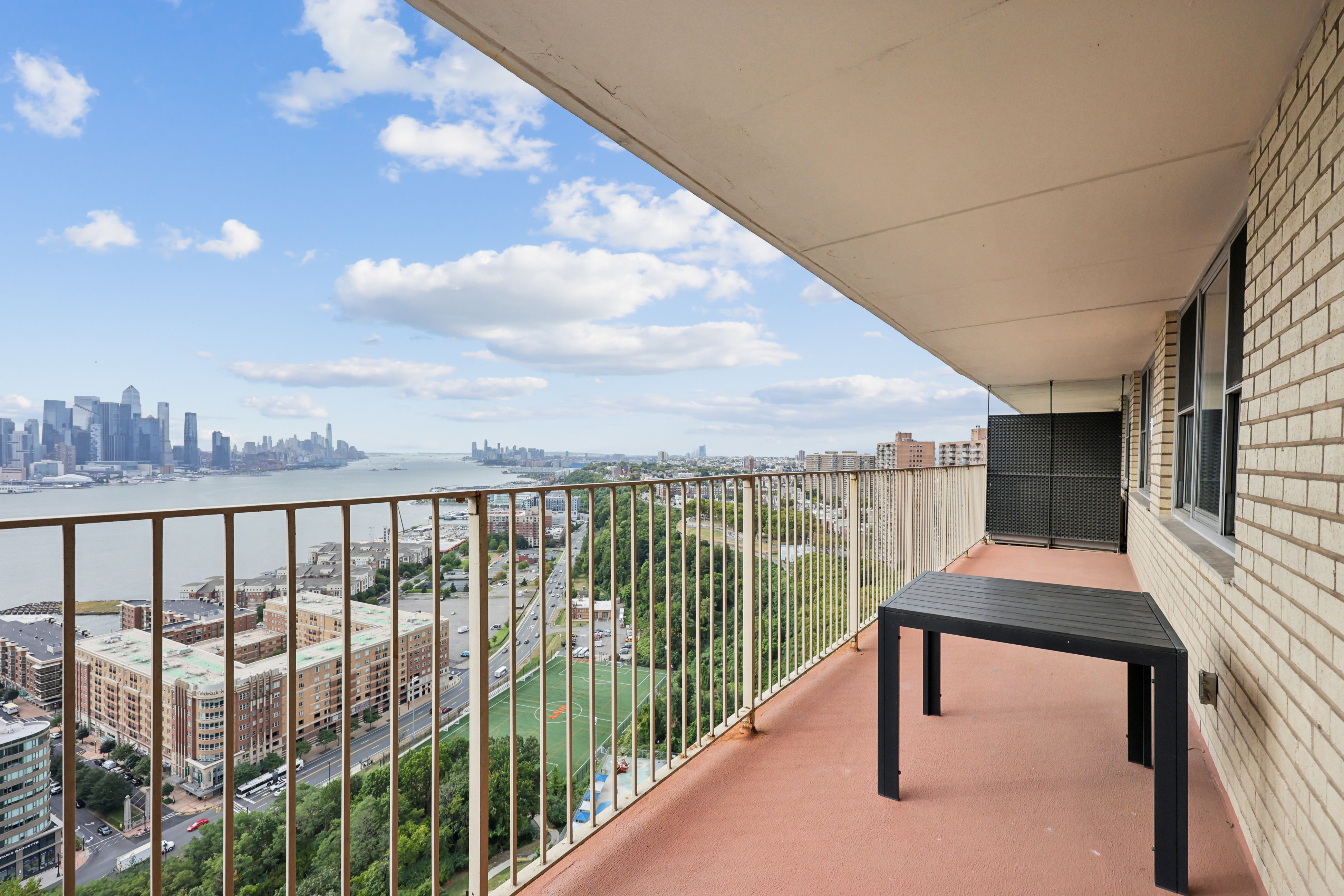 6040 Boulevard Unit# 24F