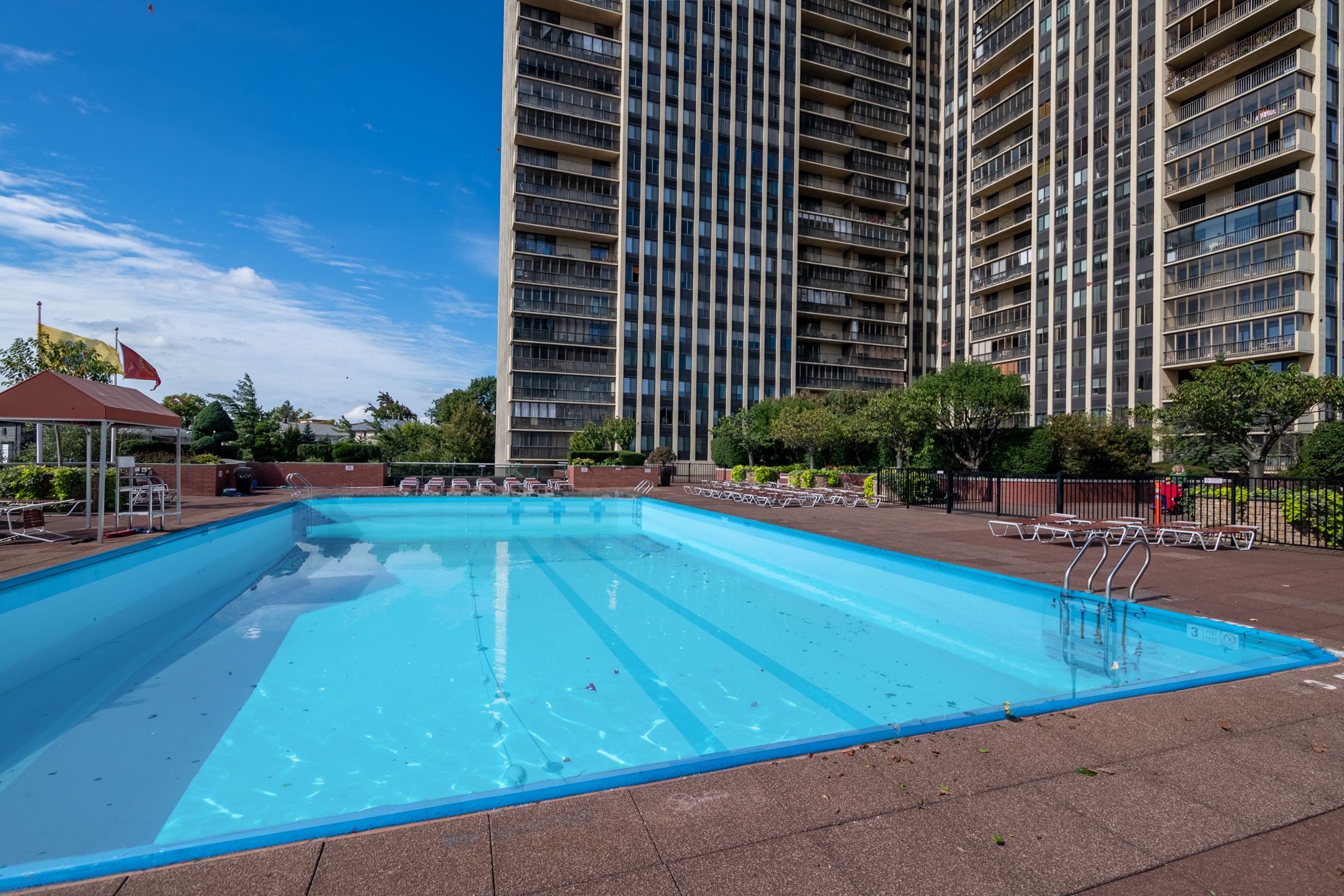 100 Carlyle Drive #16MN 