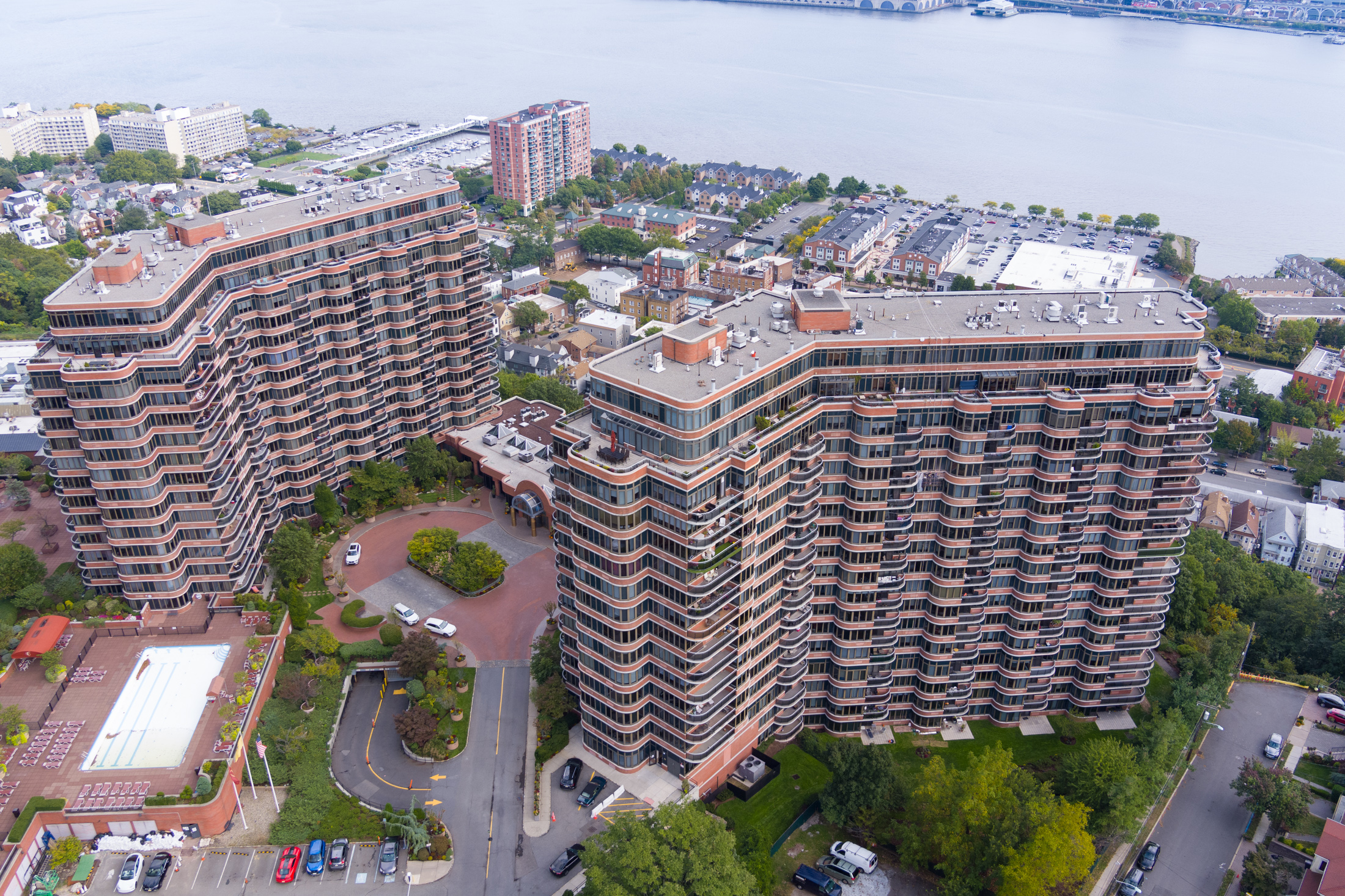 100 Carlyle Drive #16MN 