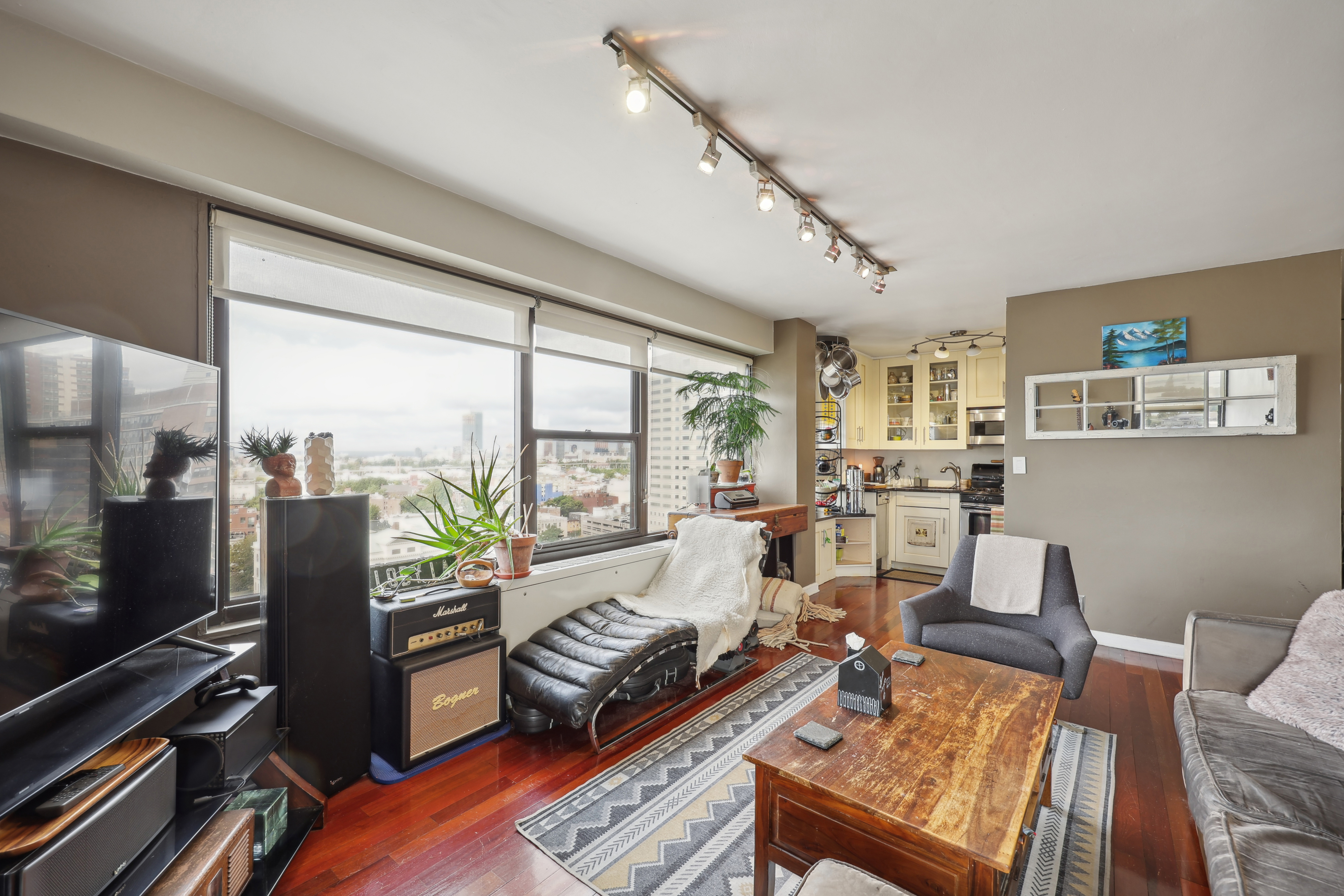 135 Montgomery Street #19F