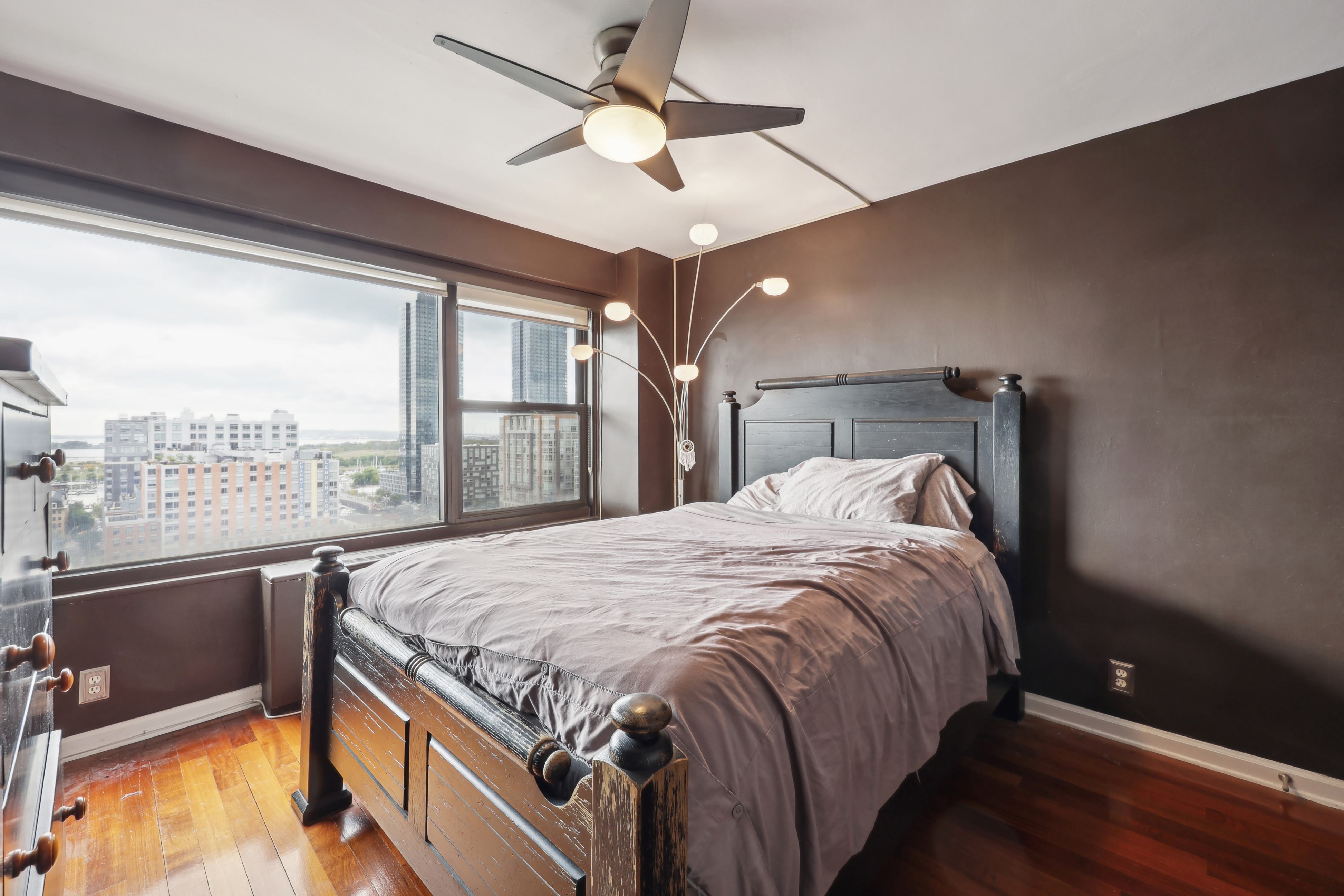 135 Montgomery Street #19F