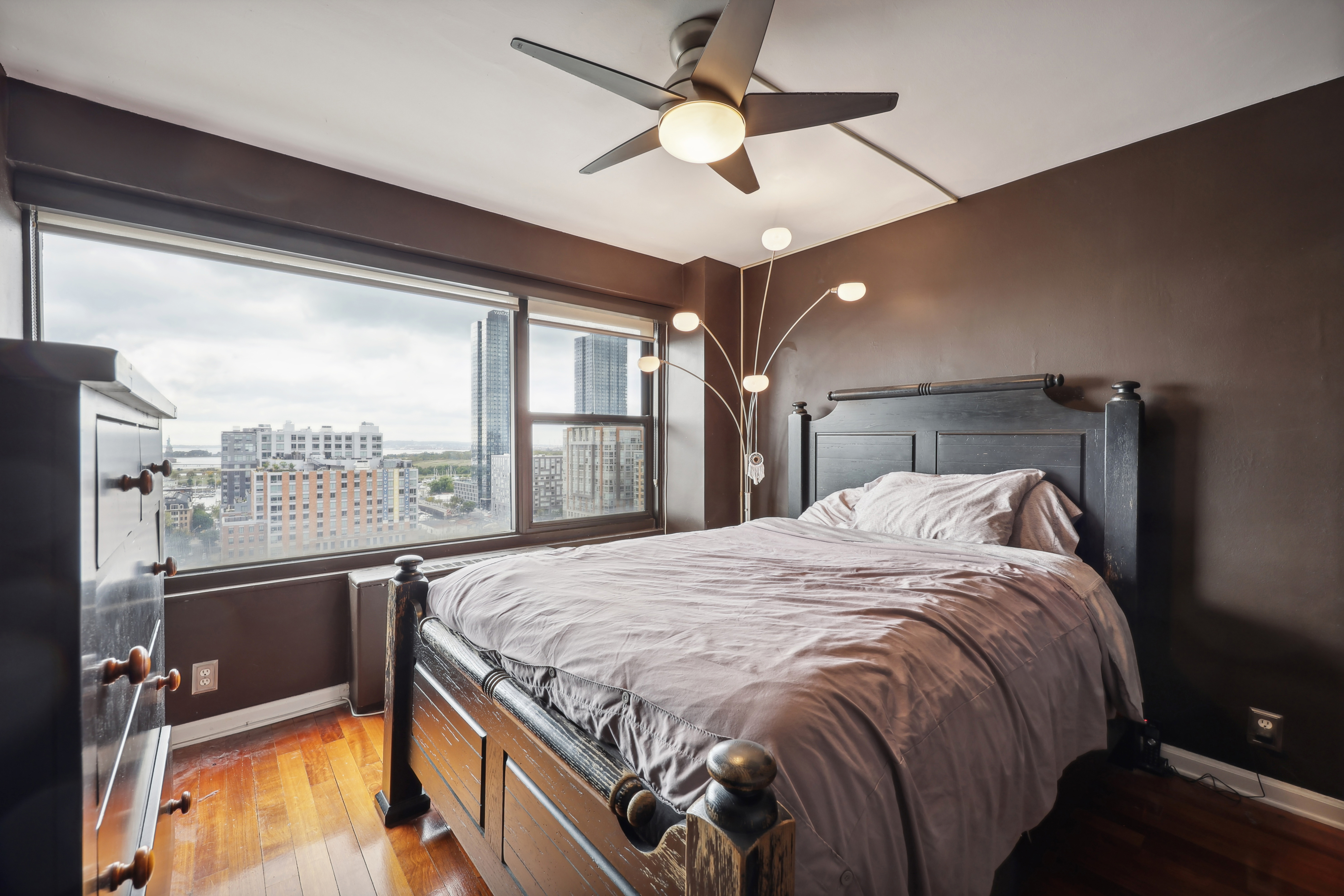 135 Montgomery Street #19F