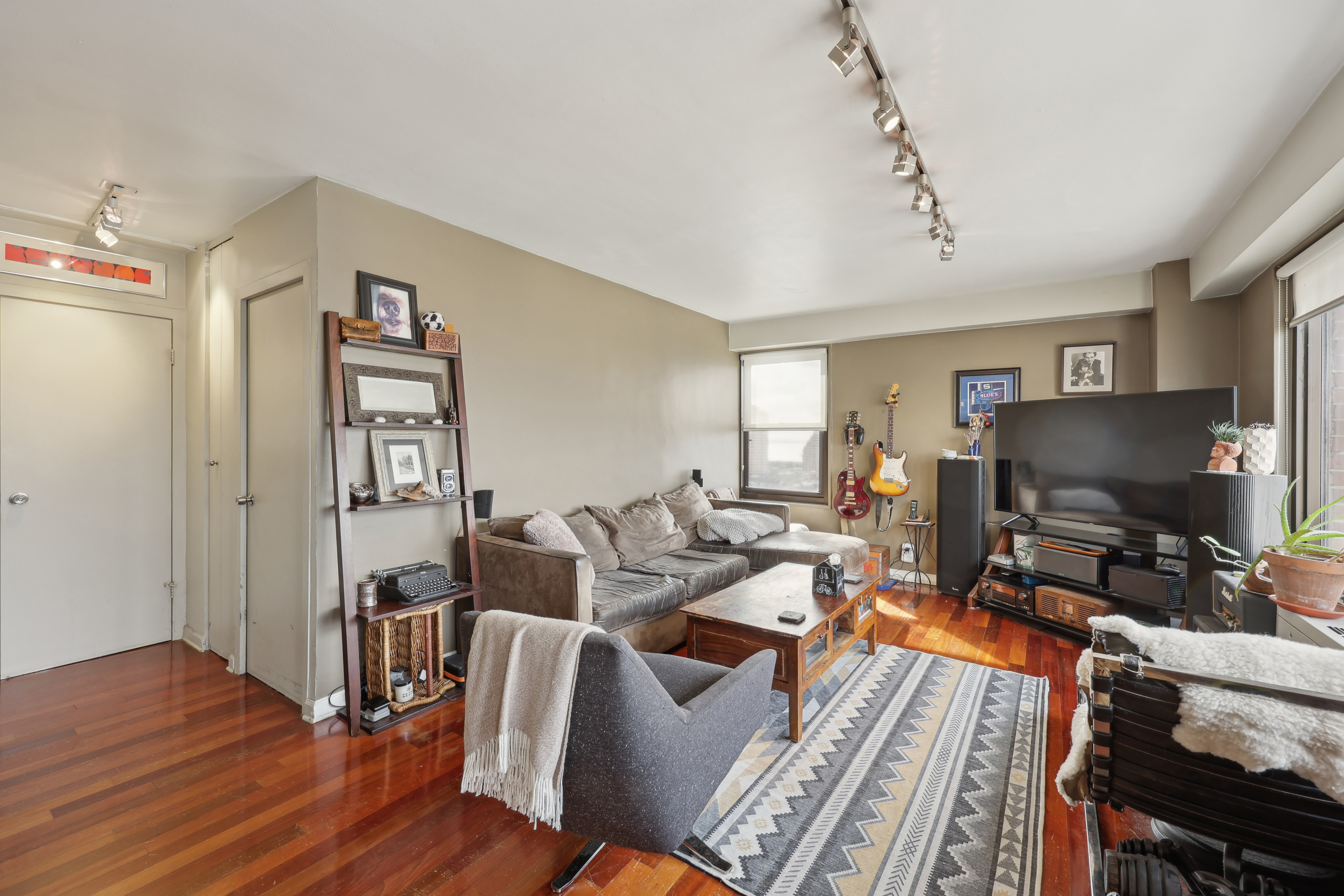 135 Montgomery Street #19F