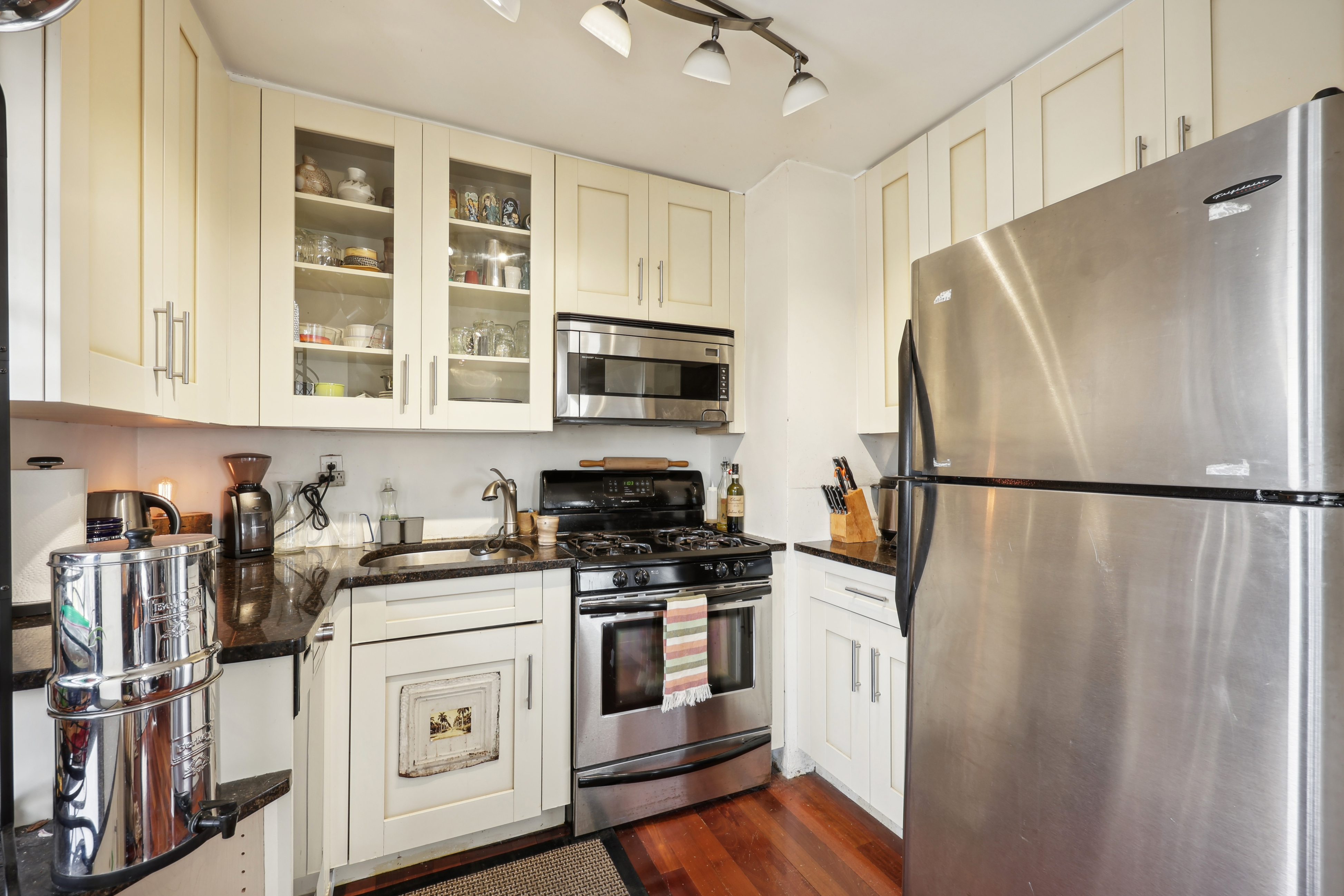 135 Montgomery Street #19F