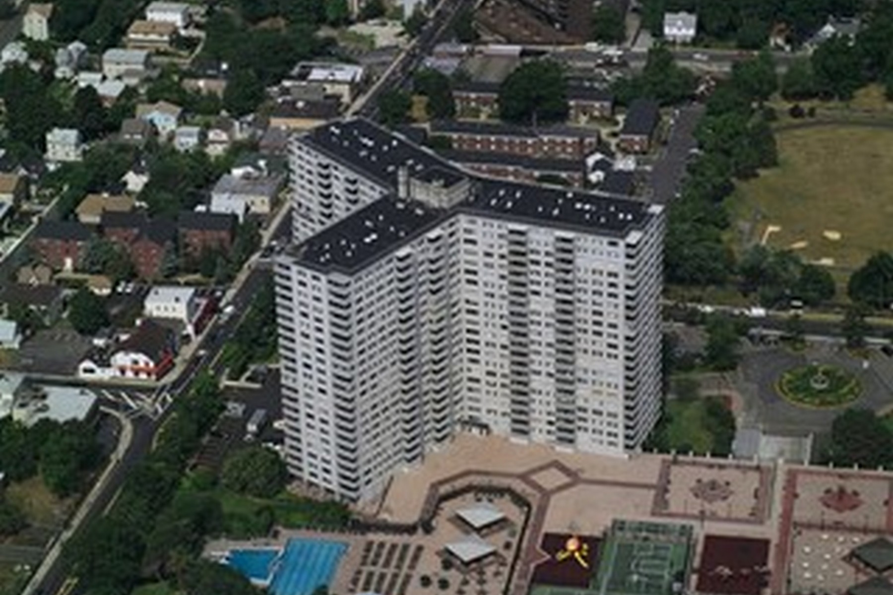 2000 Linwood Avenue Unit# 14S
