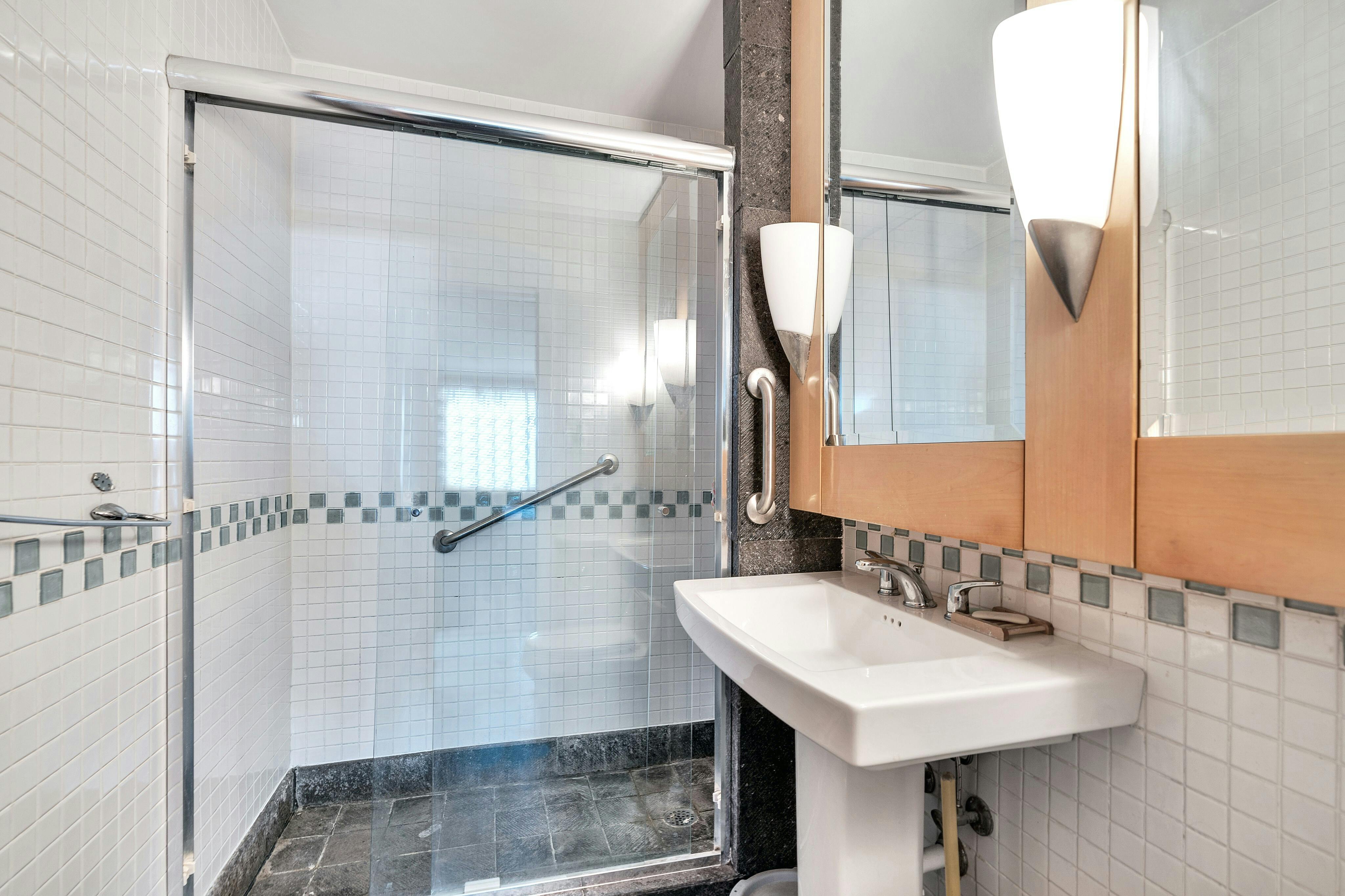 2000 Linwood Avenue Unit# 14S