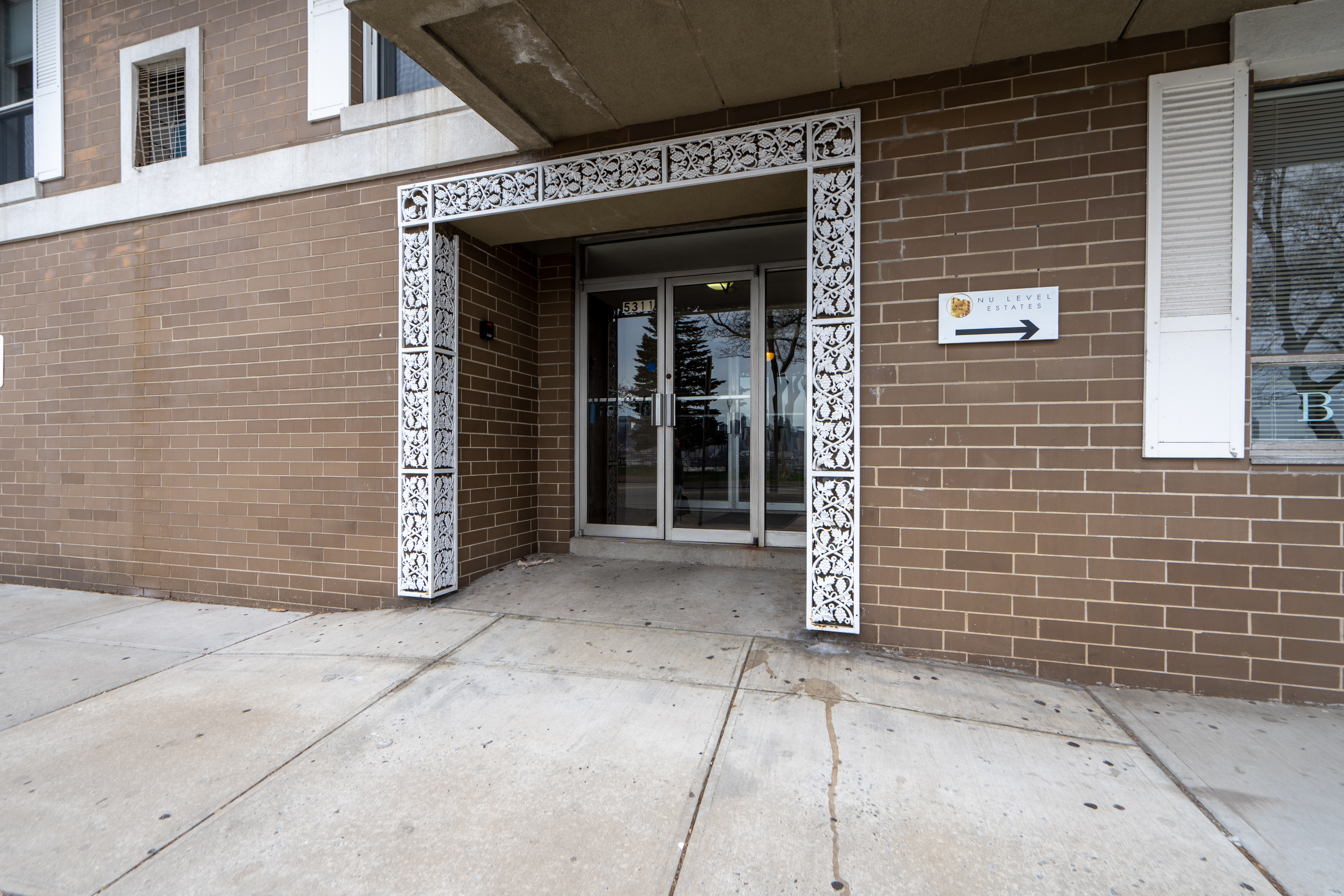 5311 Blvd East #4 