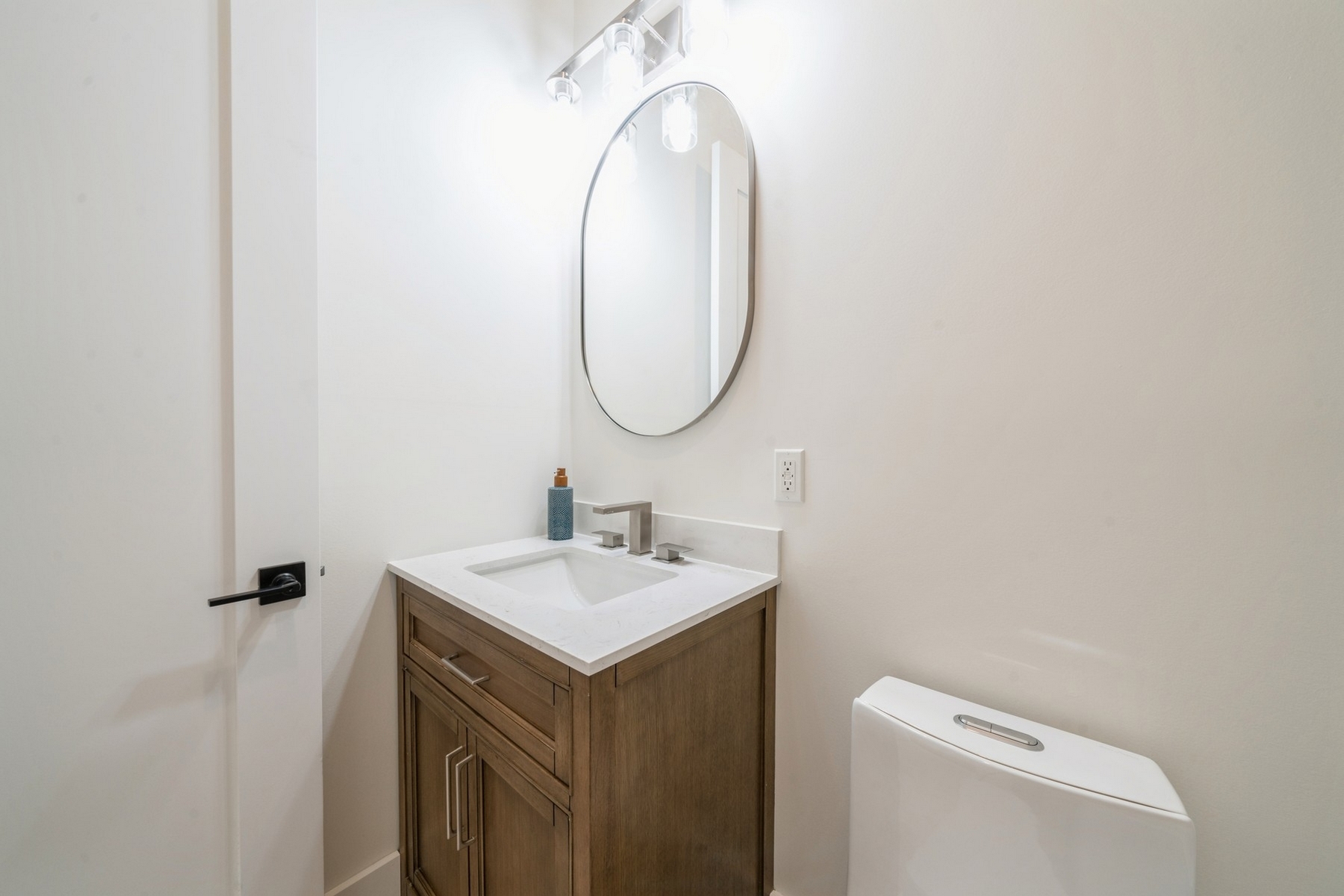 226 Nunda Ave Unit# 2