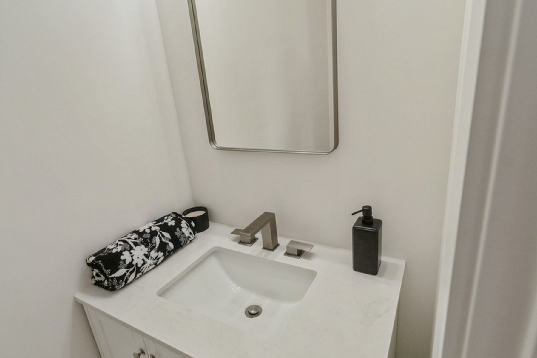 226 Nunda Ave Unit# 2
