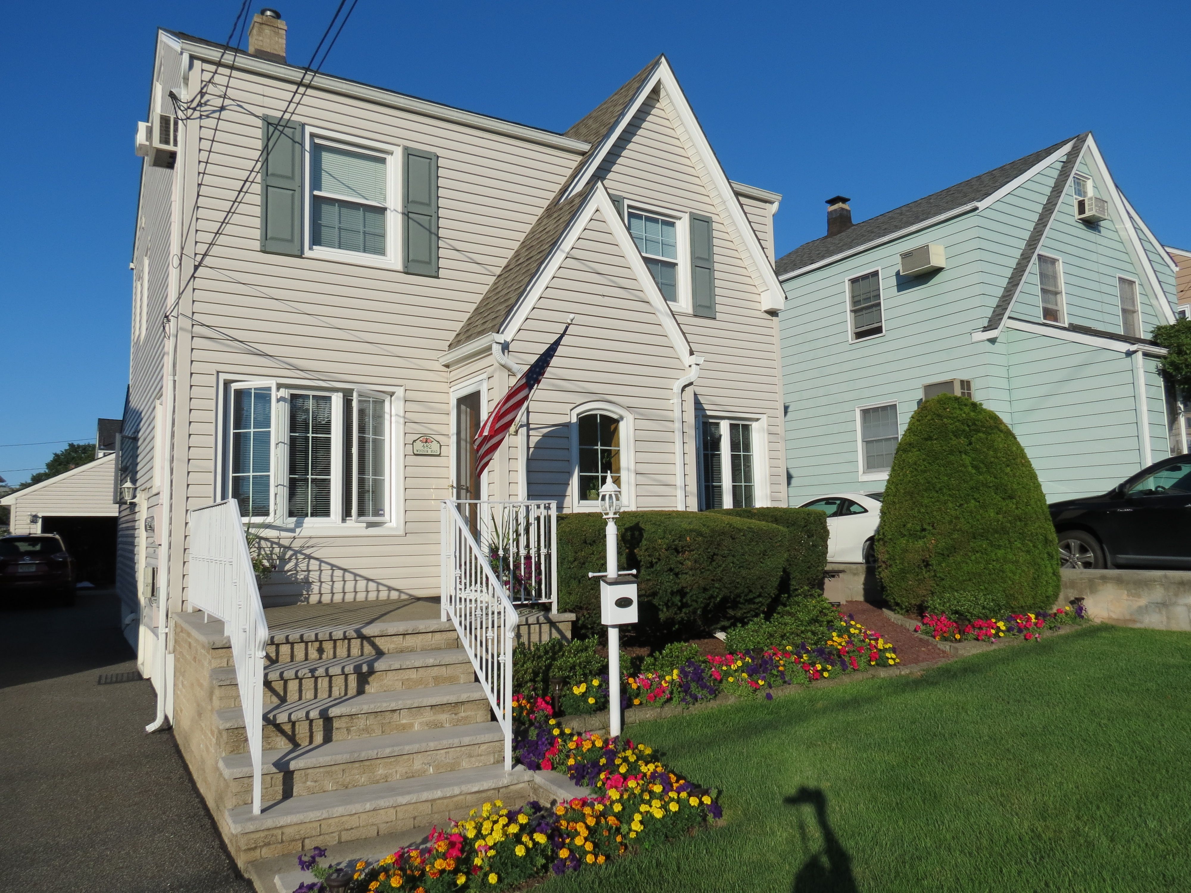 482 Windsor Road 