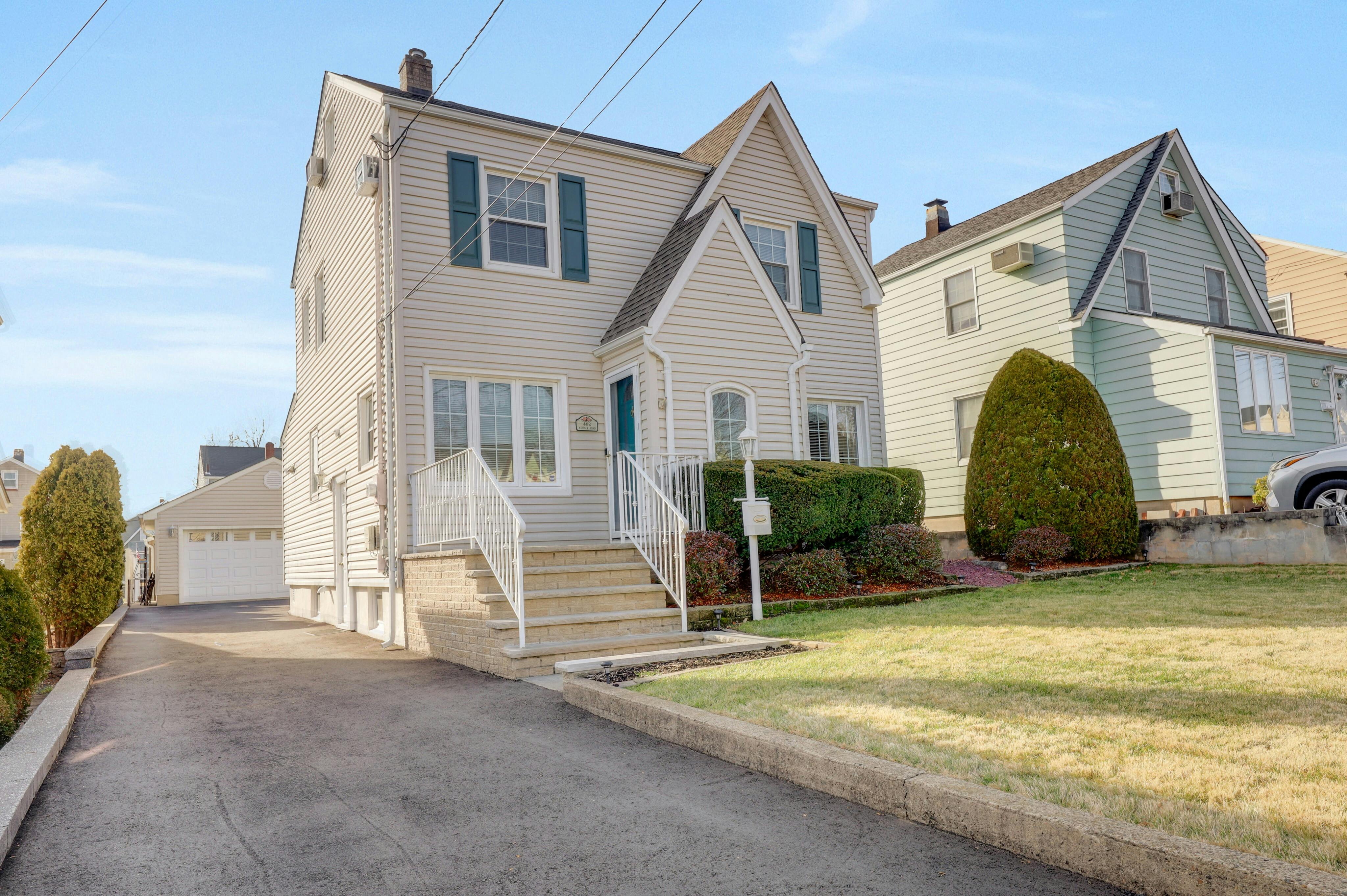 482 Windsor Road 