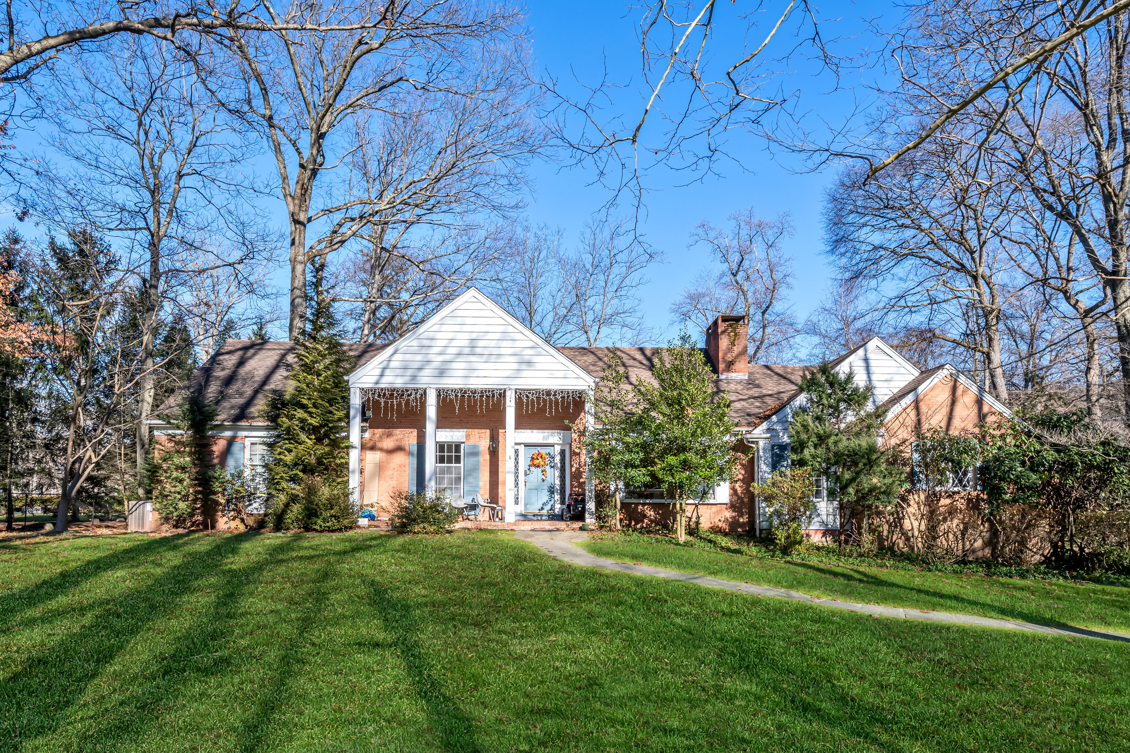 8 Duck Pond Road