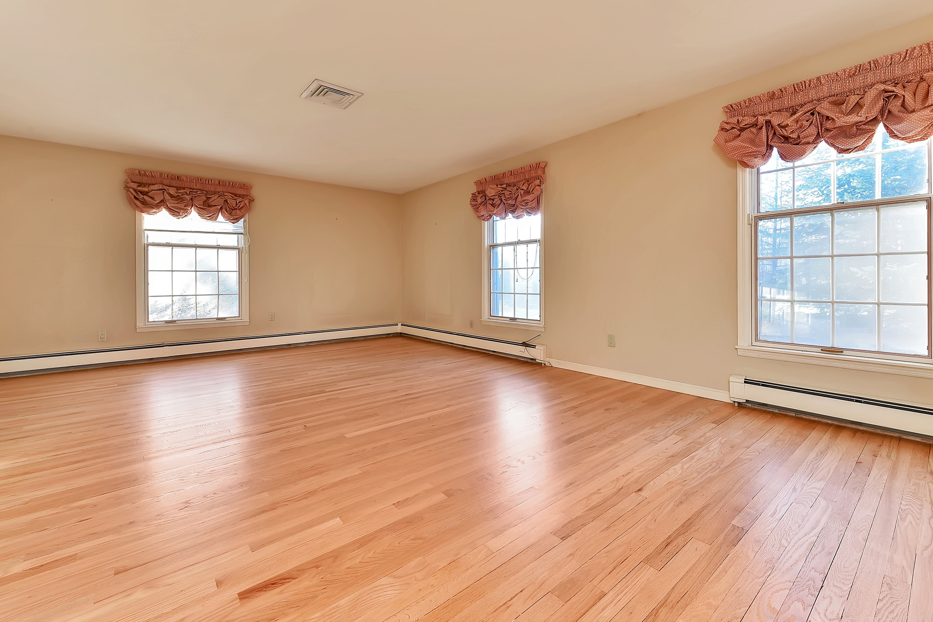 8 Duck Pond Road