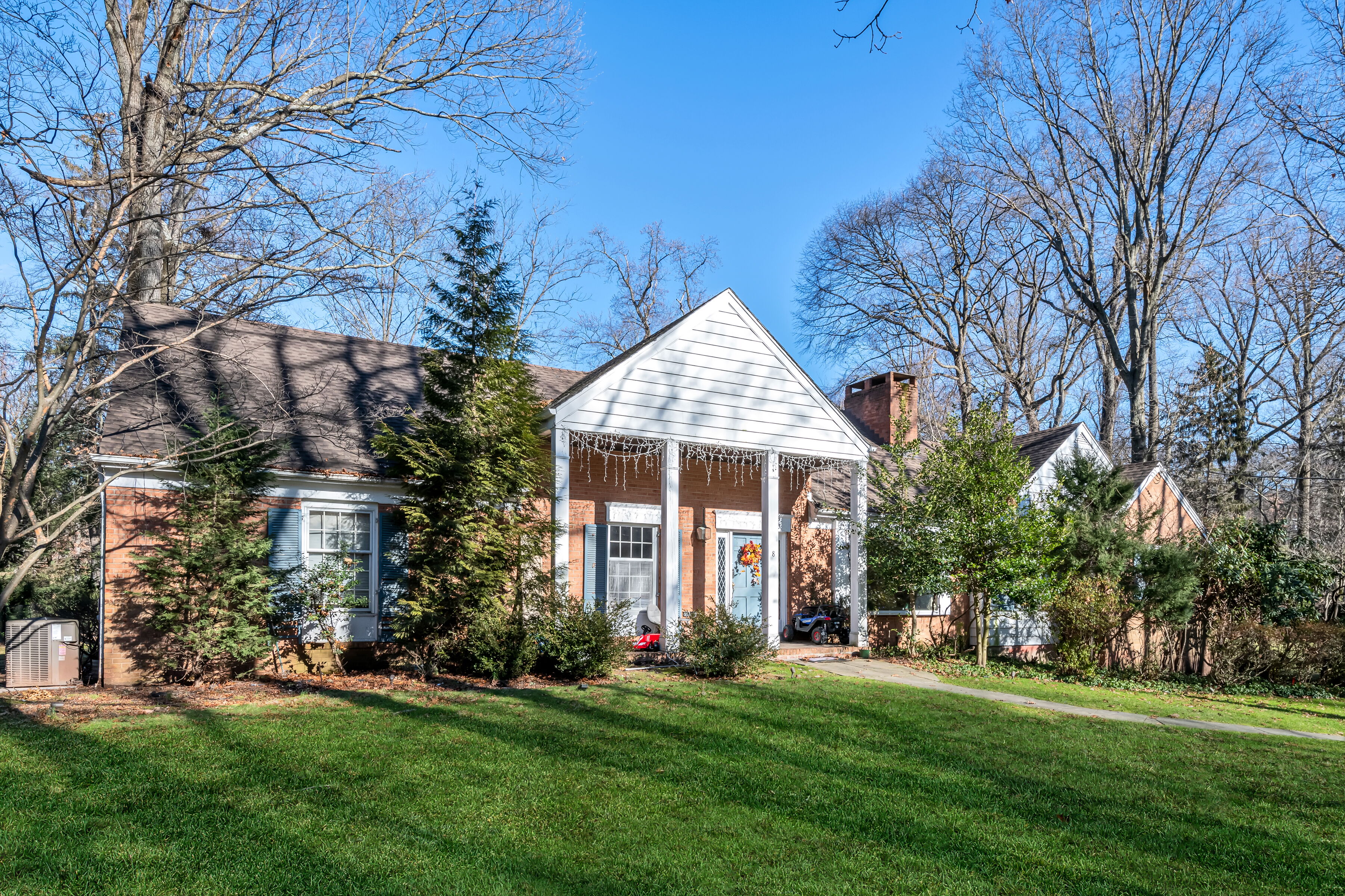 8 Duck Pond Road