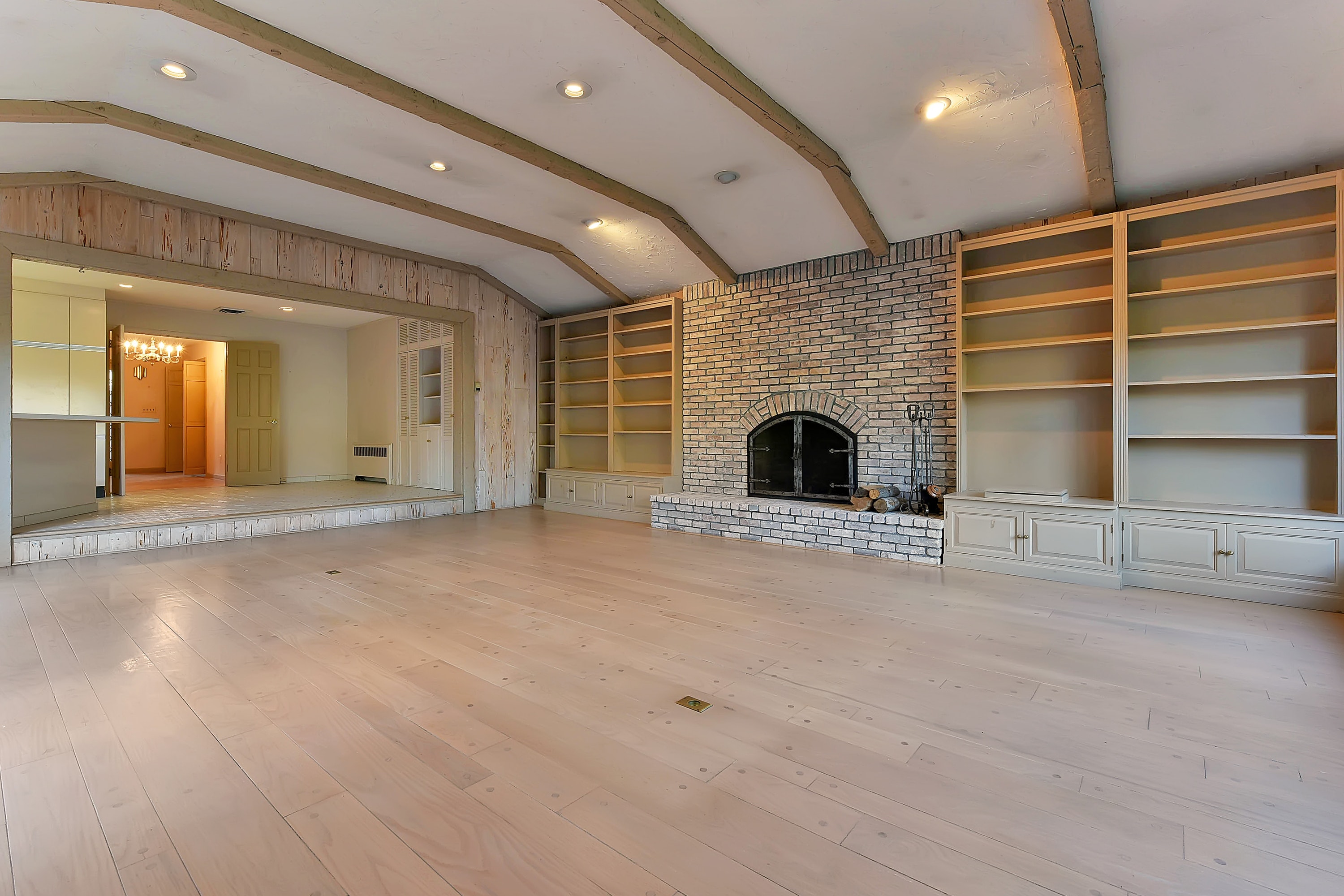 8 Duck Pond Road