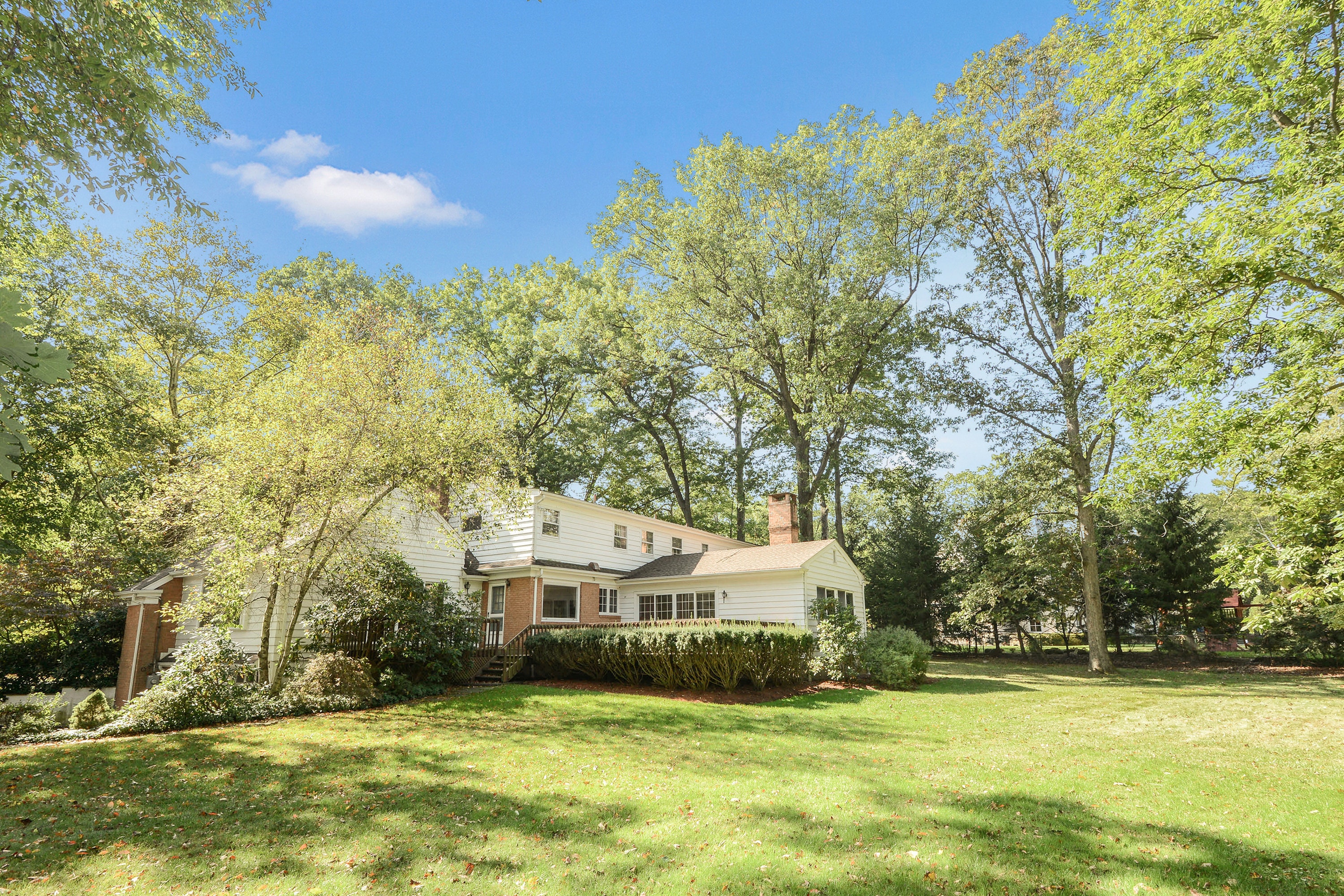 8 Duck Pond Road