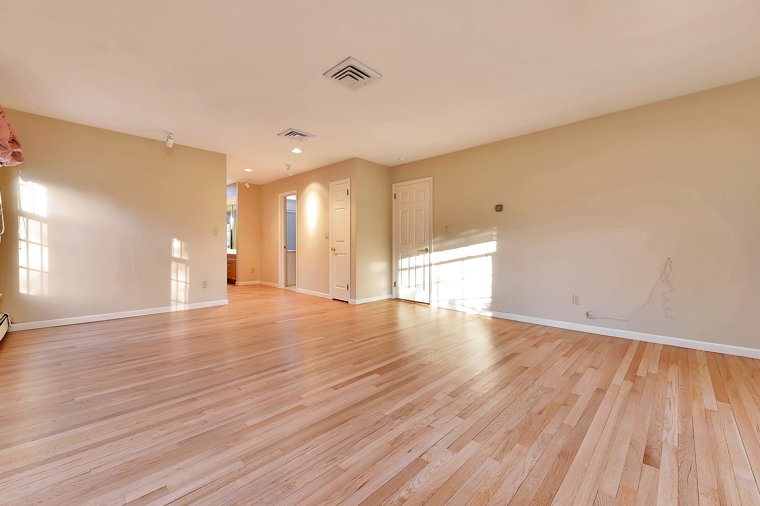 8 Duck Pond Road