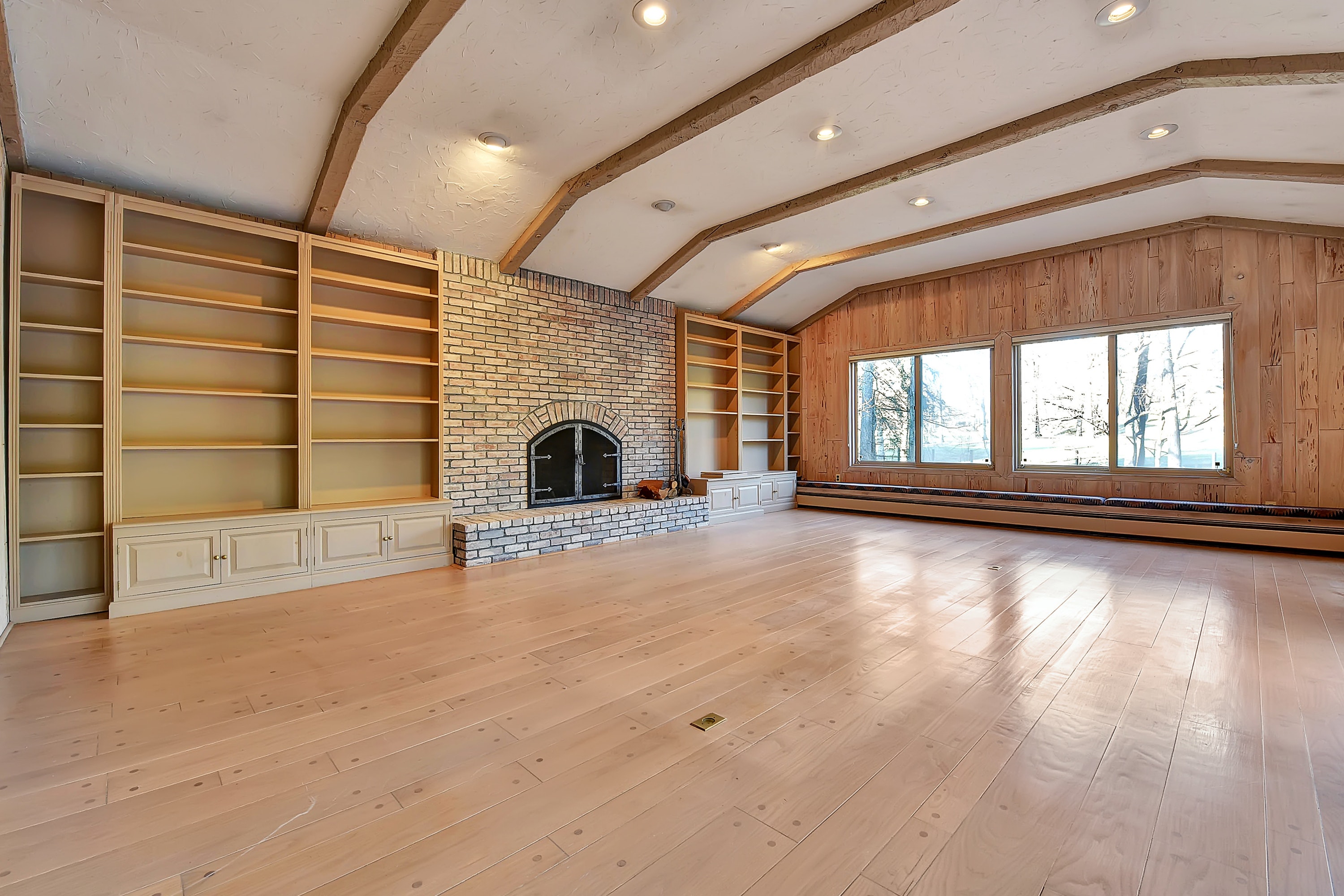 8 Duck Pond Road