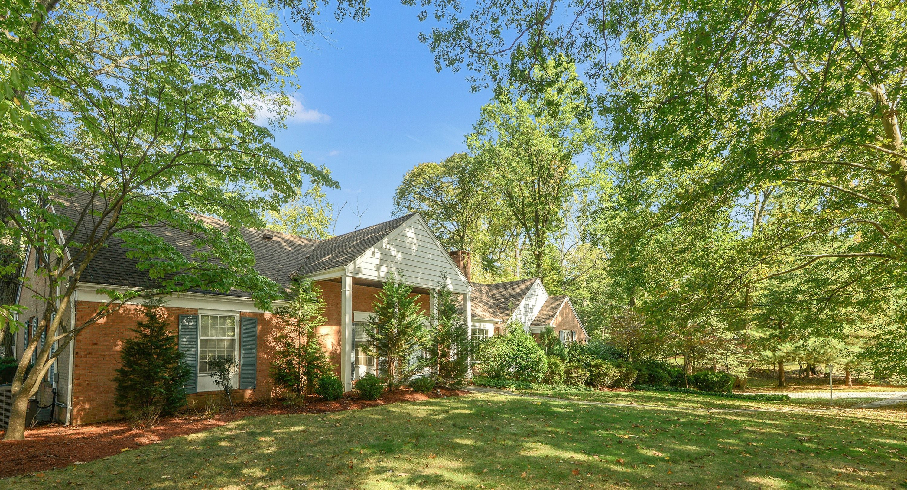 8 Duck Pond Road